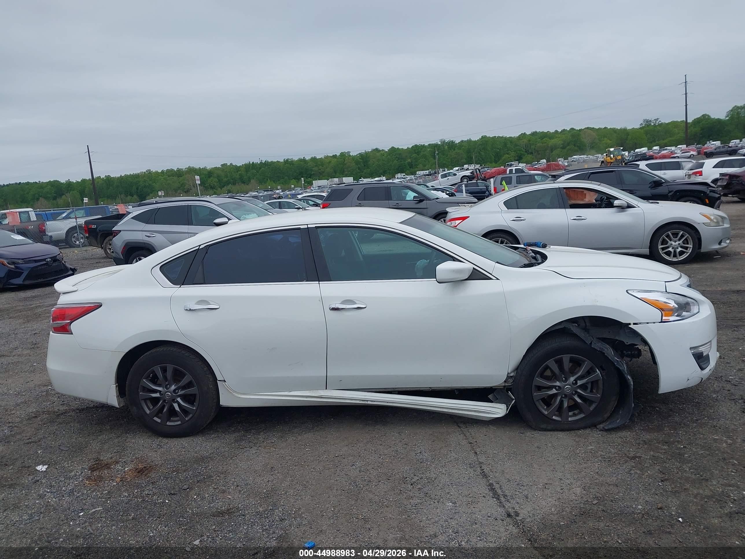 2015 Nissan Altima 2.5 S White vin: 1N4AL3AP0FC253048