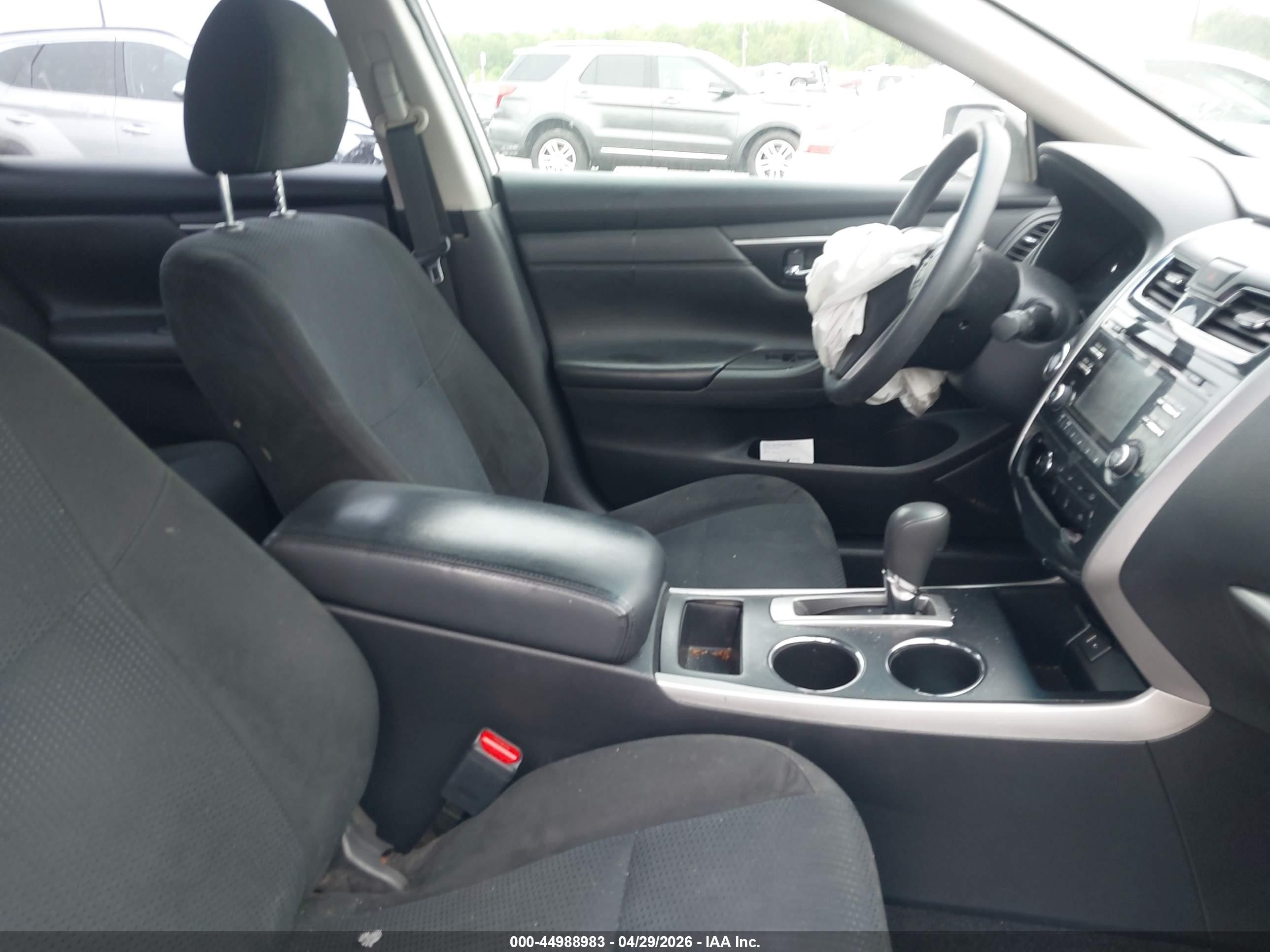 2015 Nissan Altima 2.5 S White vin: 1N4AL3AP0FC253048