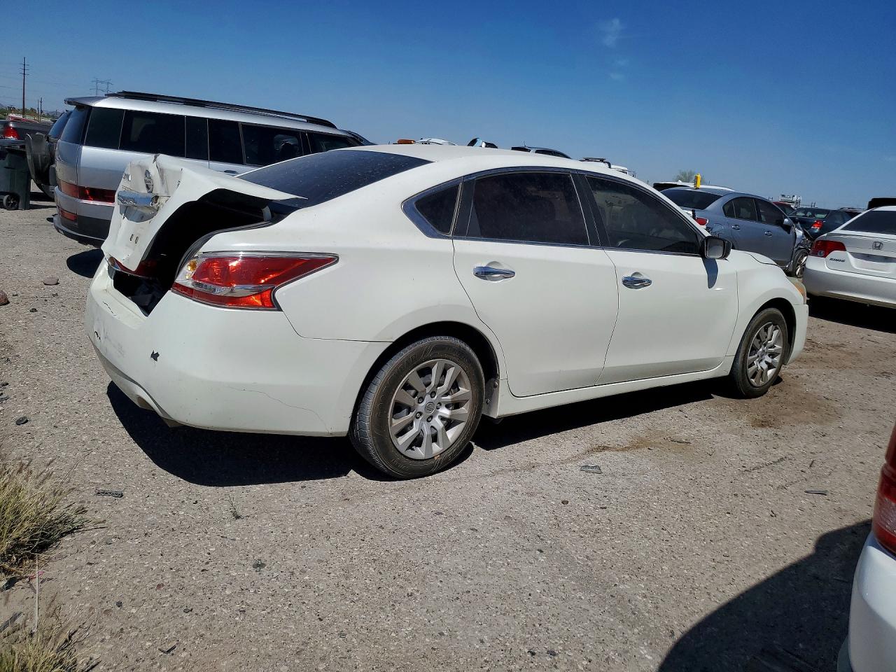 2015 Nissan Altima 2.5 S White vin: 1N4AL3AP0FC264387