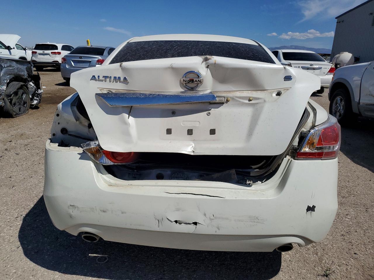 2015 Nissan Altima 2.5 S White vin: 1N4AL3AP0FC264387