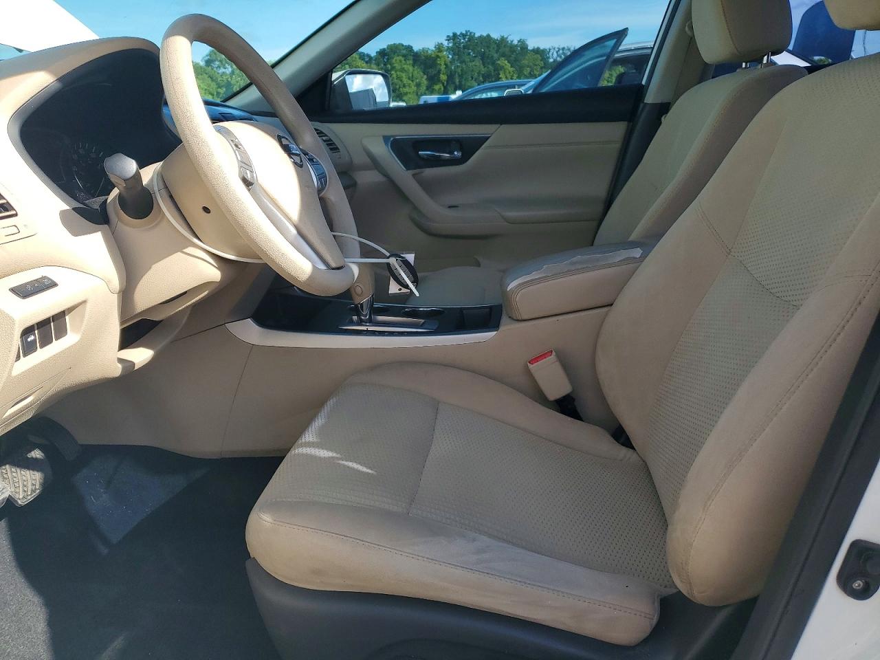2015 Nissan Altima 2.5 S White vin: 1N4AL3AP0FC273705