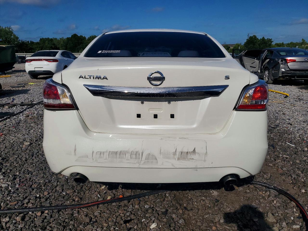 2015 Nissan Altima 2.5 S White vin: 1N4AL3AP0FC273705