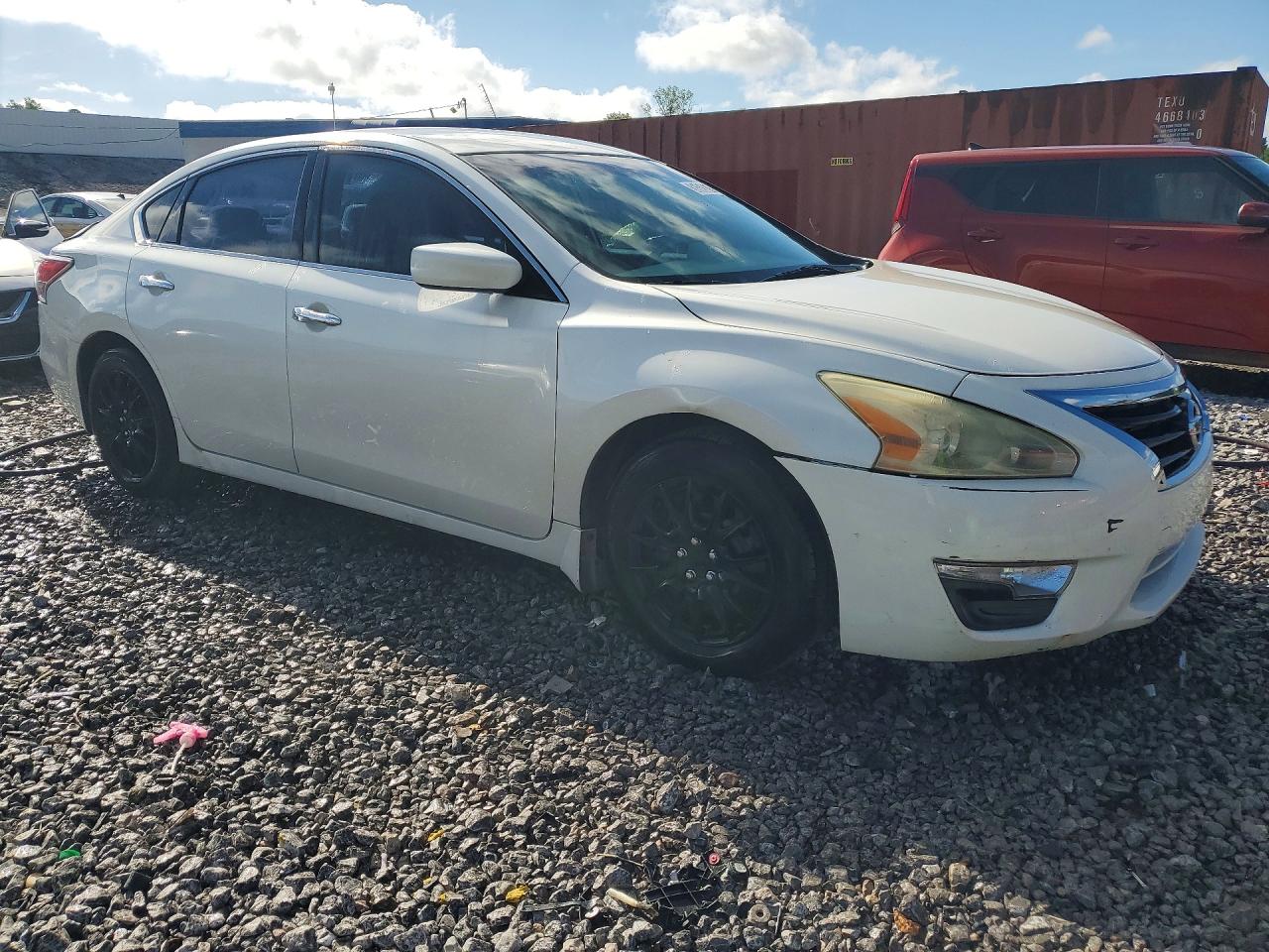 2015 Nissan Altima 2.5 S White vin: 1N4AL3AP0FC273705