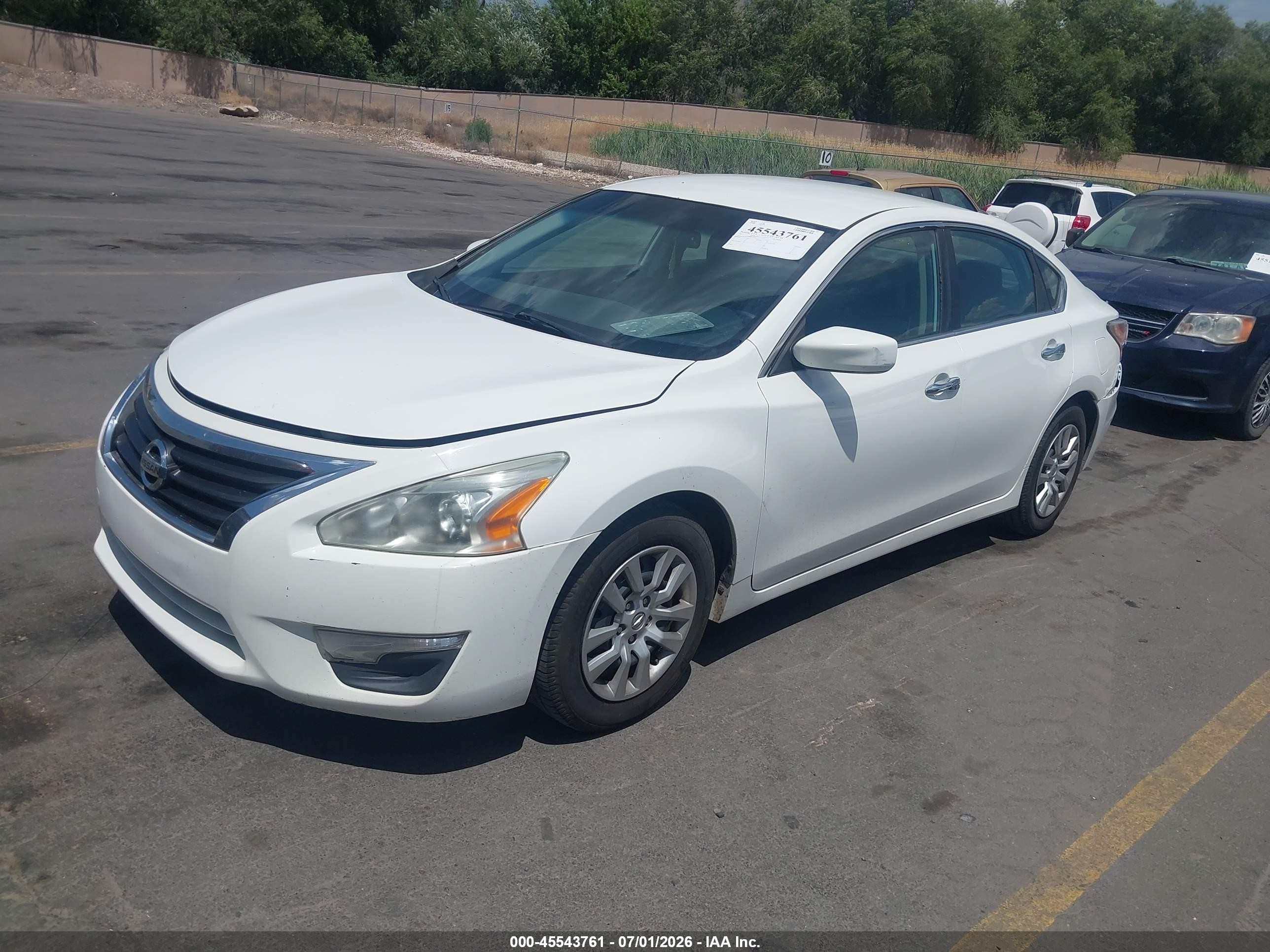 2015 Nissan Altima 2.5/2.5 S/2.5 Sl/2.5 Sv White vin: 1N4AL3AP0FC275812