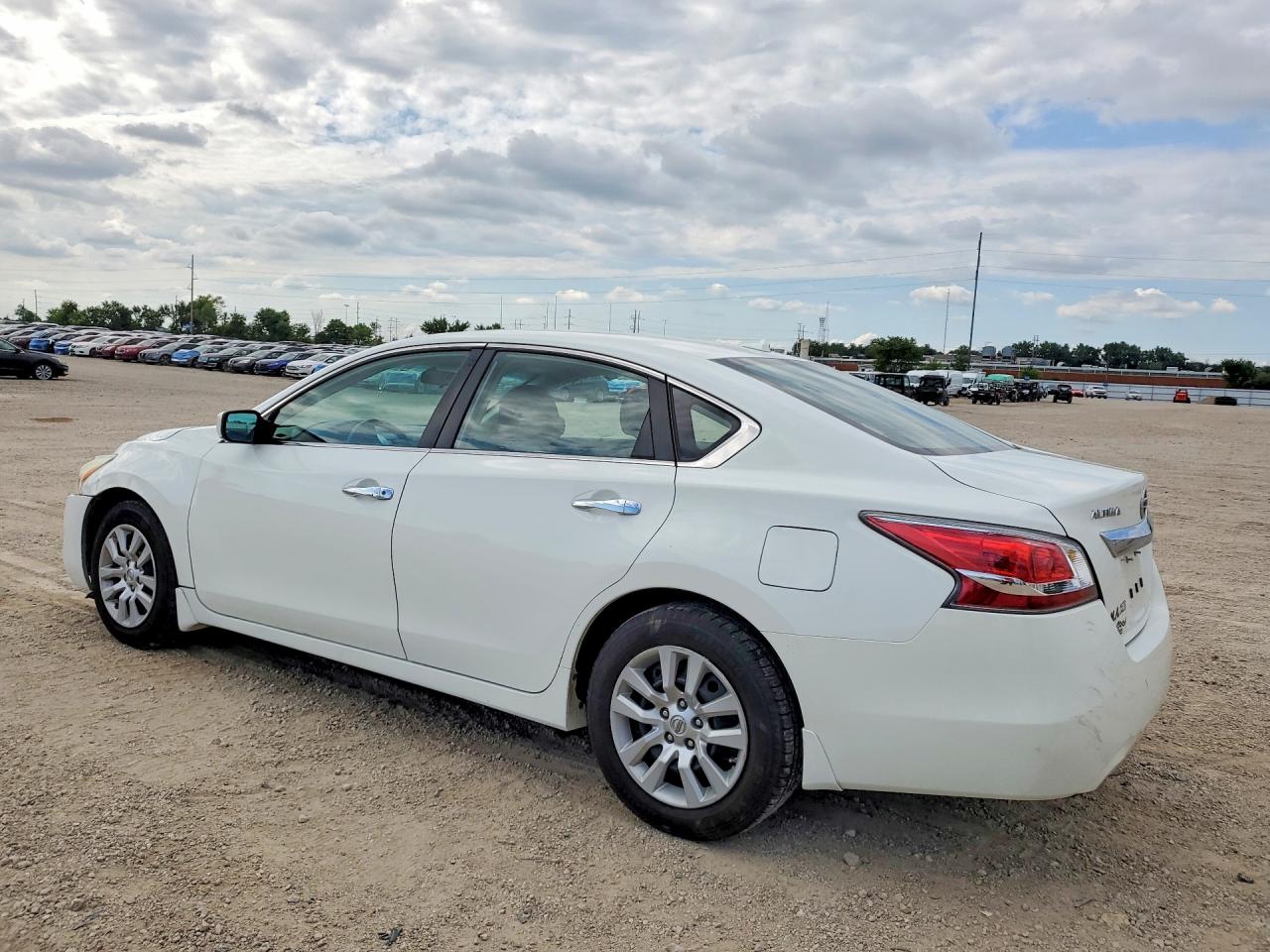 2015 Nissan Altima 2.5 S White vin: 1N4AL3AP0FC278032