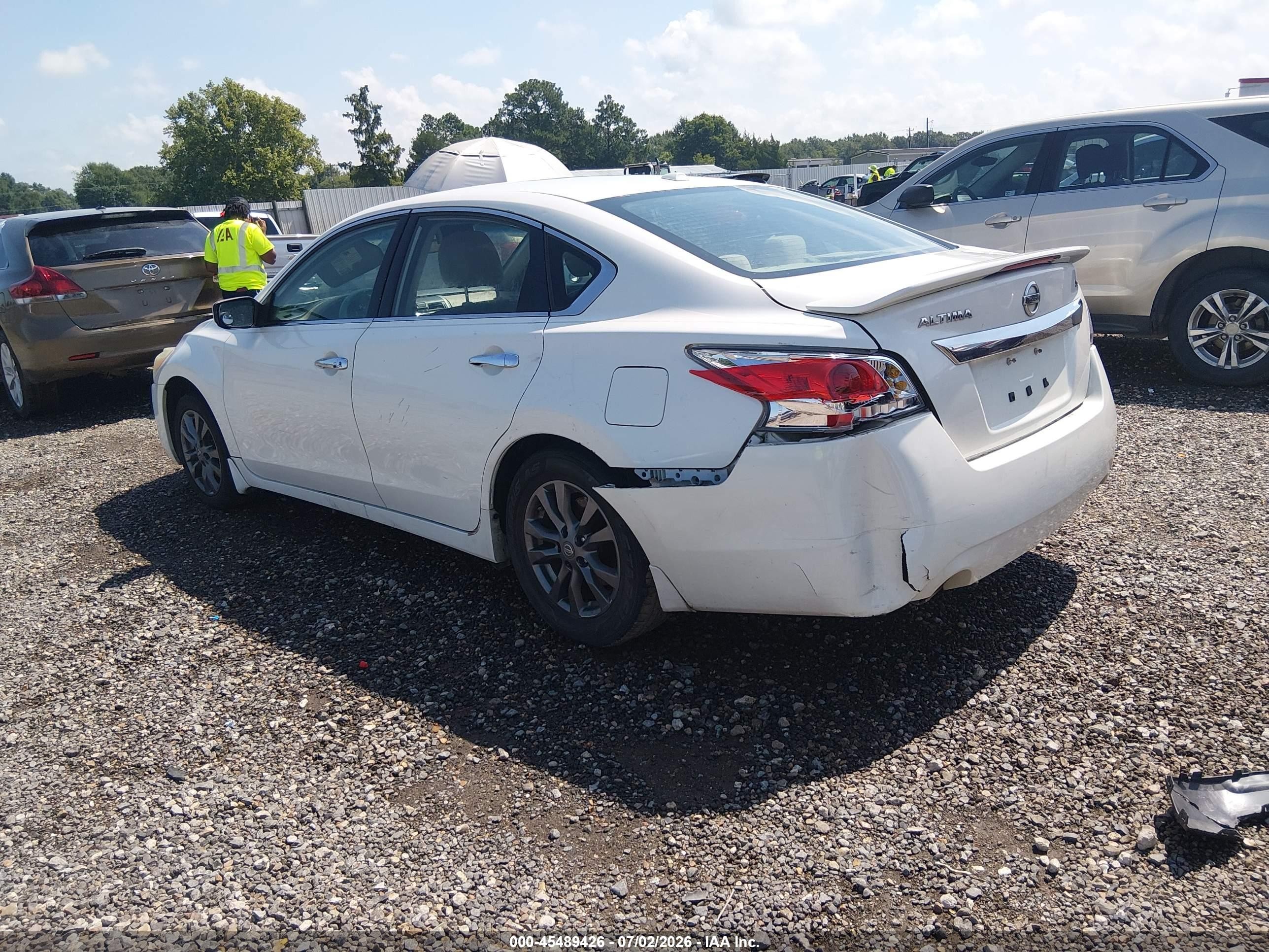 2015 Nissan Altima 2.5 S White vin: 1N4AL3AP0FC421514
