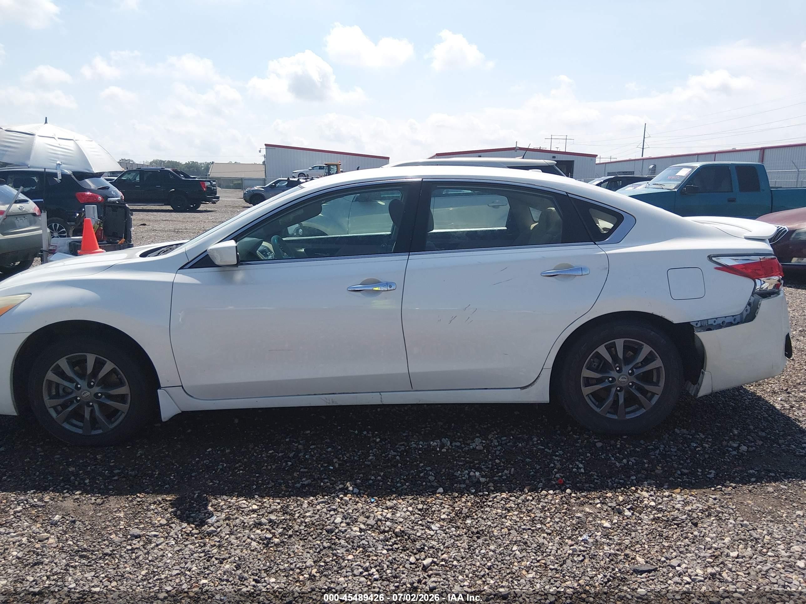2015 Nissan Altima 2.5 S White vin: 1N4AL3AP0FC421514