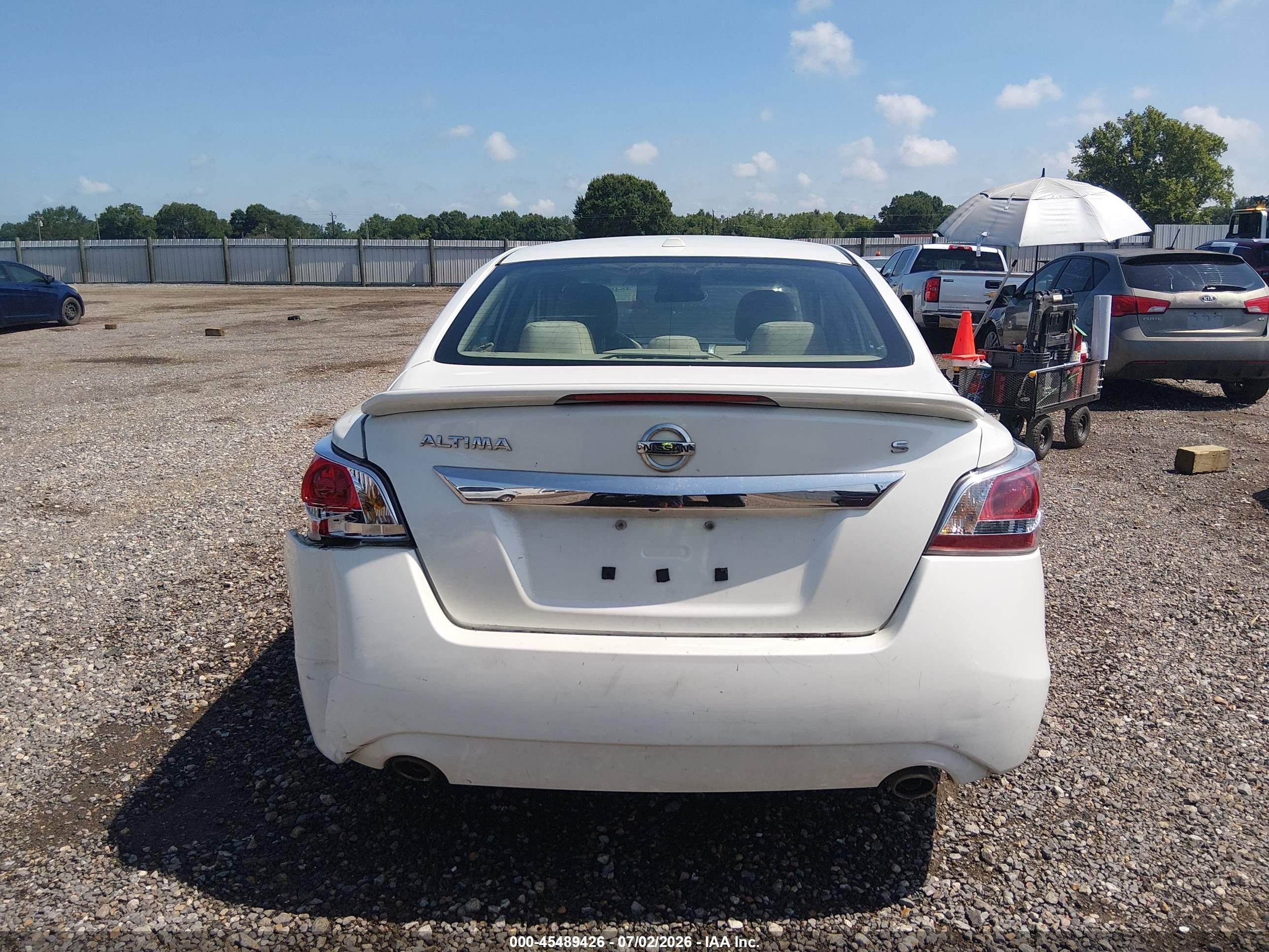 2015 Nissan Altima 2.5 S White vin: 1N4AL3AP0FC421514