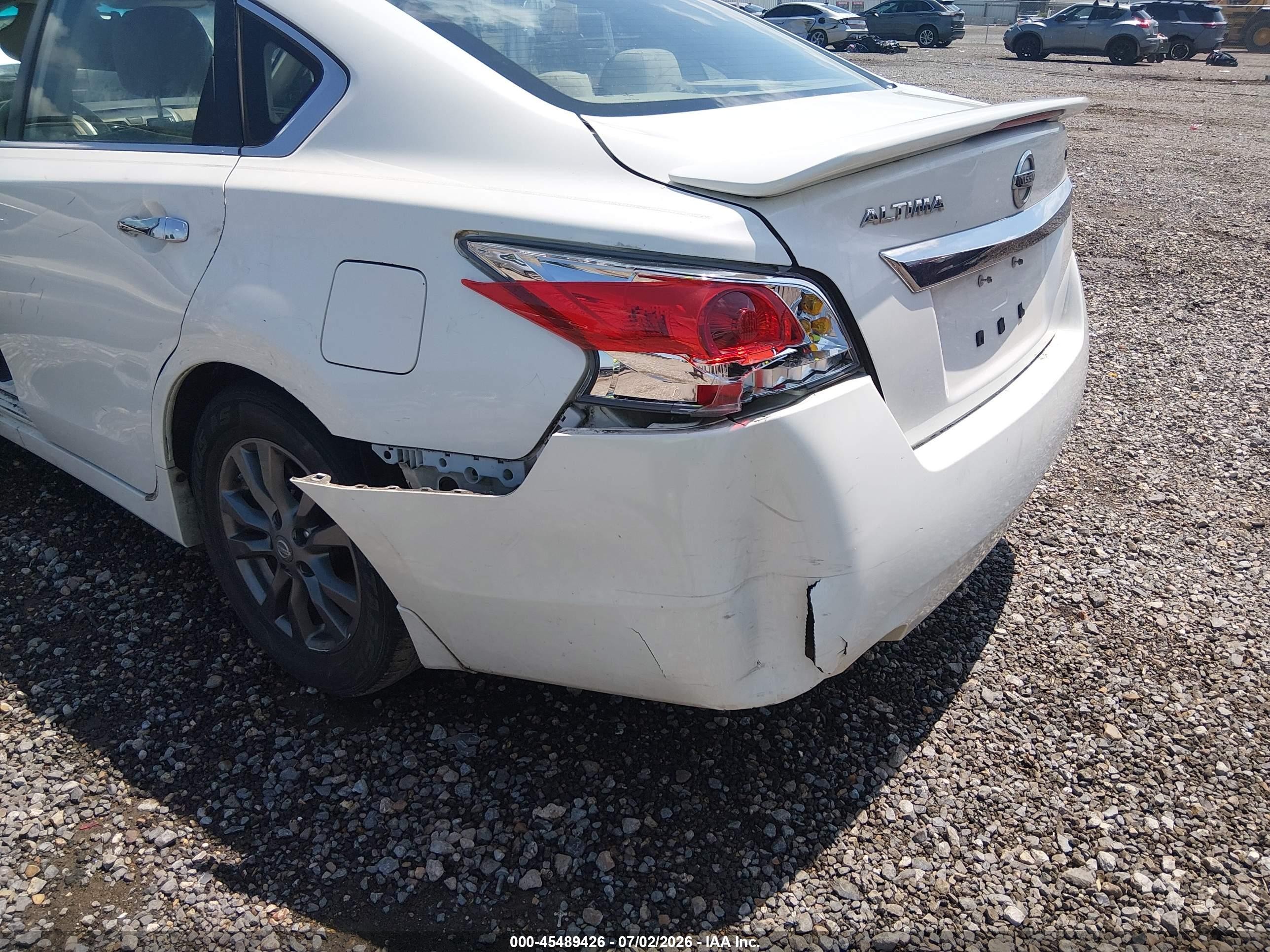 2015 Nissan Altima 2.5 S White vin: 1N4AL3AP0FC421514