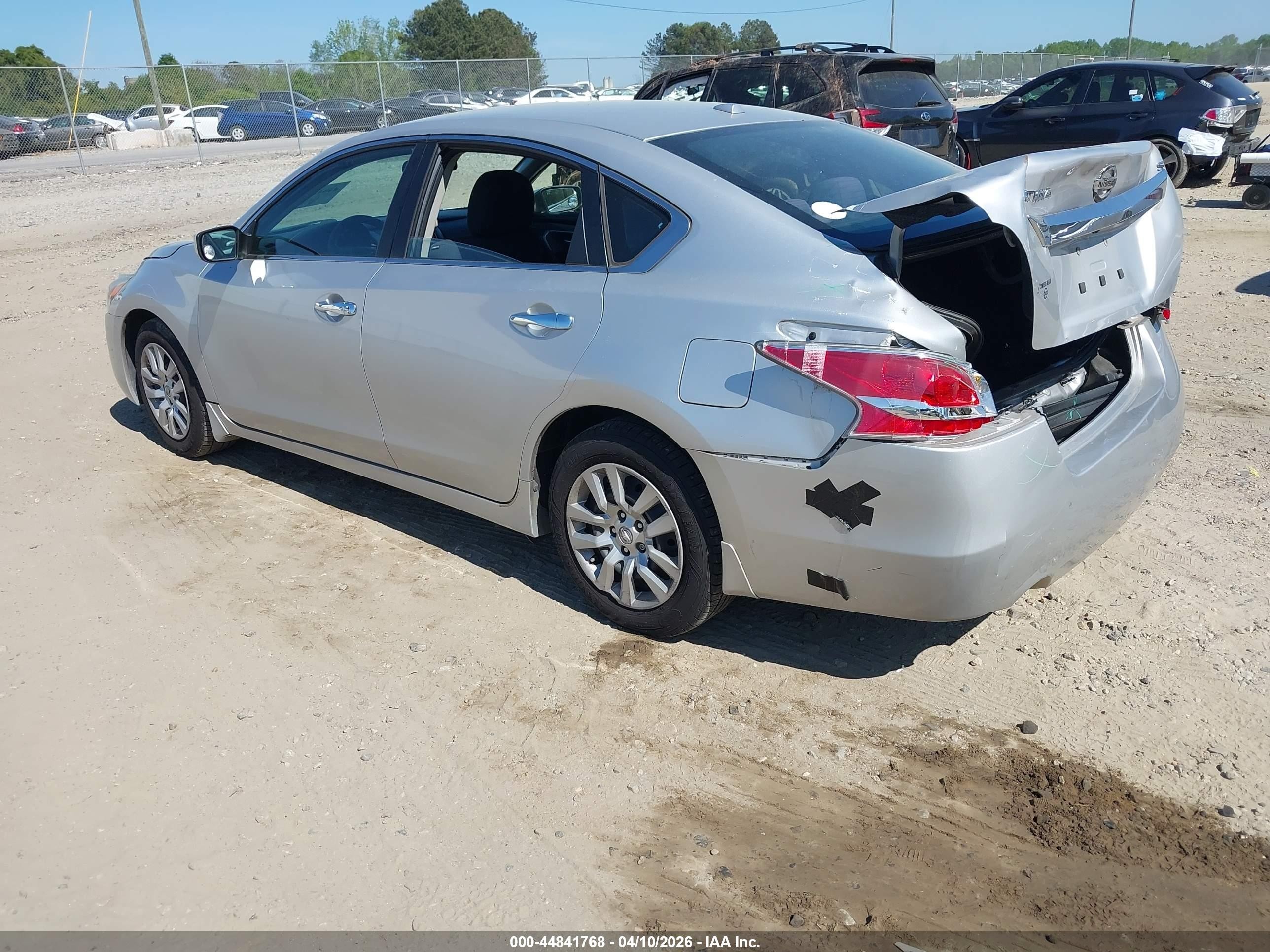 2015 Nissan Altima 2.5 S Silver vin: 1N4AL3AP0FC431184