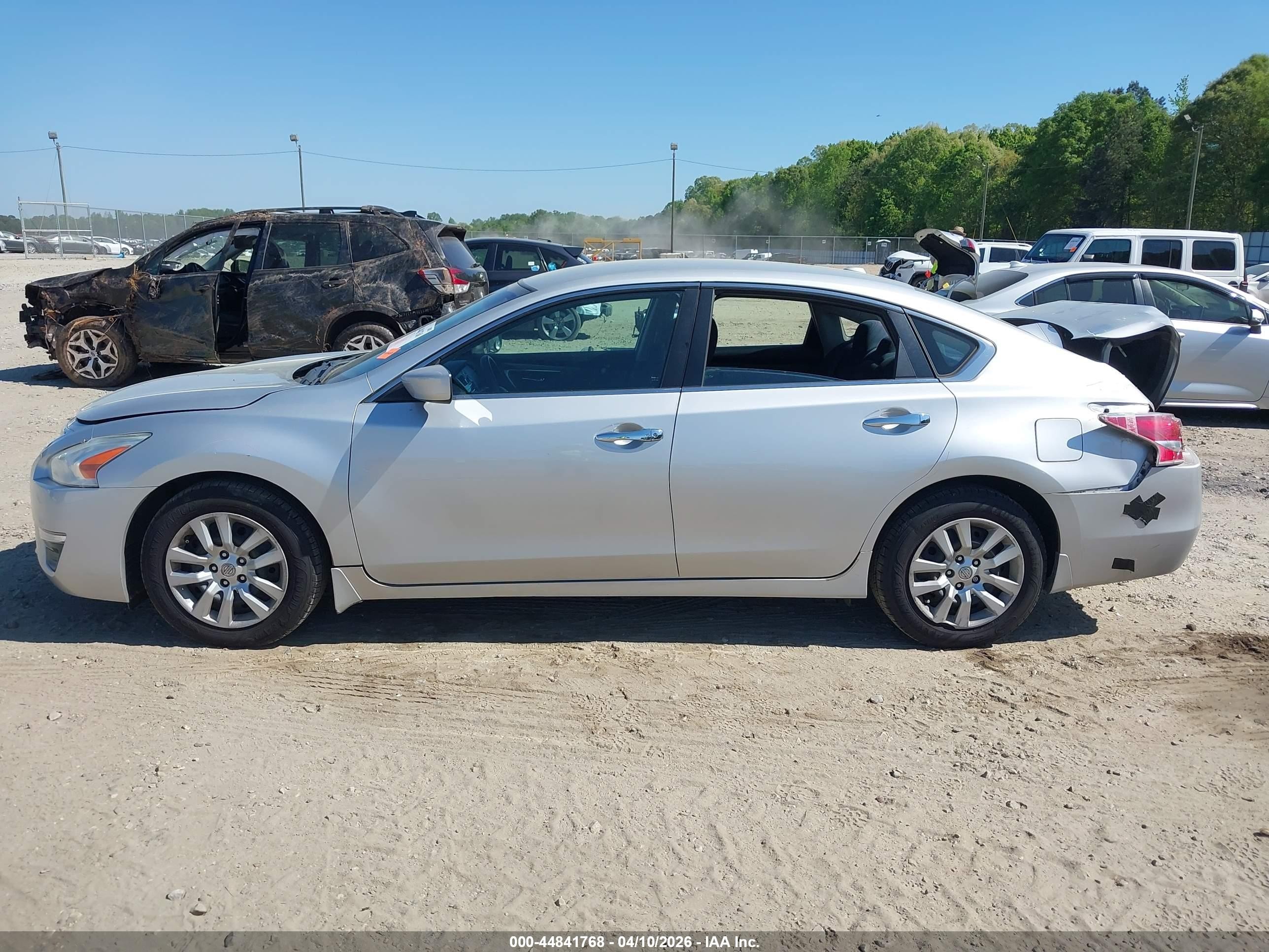 2015 Nissan Altima 2.5 S Silver vin: 1N4AL3AP0FC431184