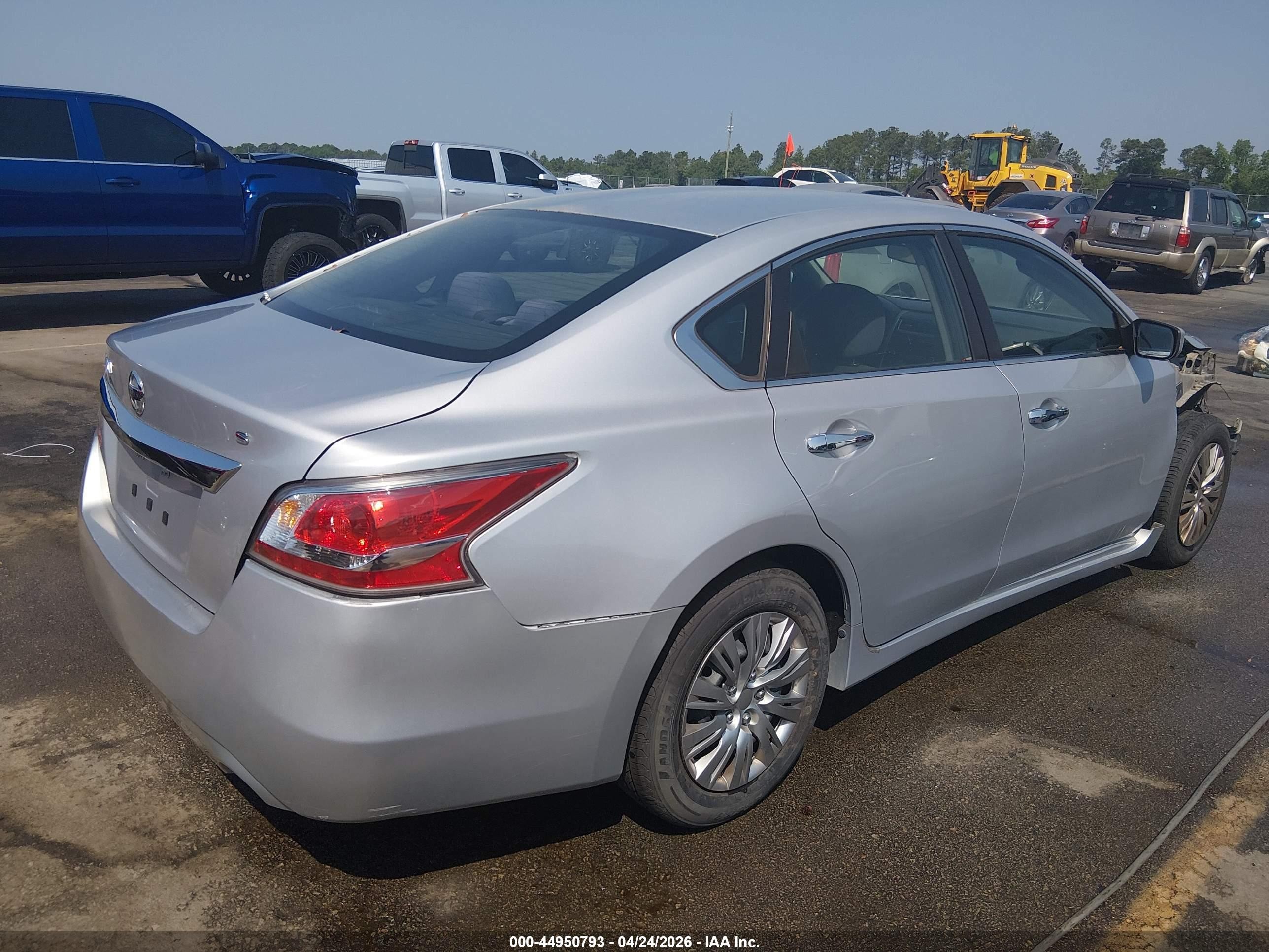 2015 Nissan Altima 2.5/2.5 S/2.5 Sl/2.5 Sv Серебряный vin: 1N4AL3AP0FC439723