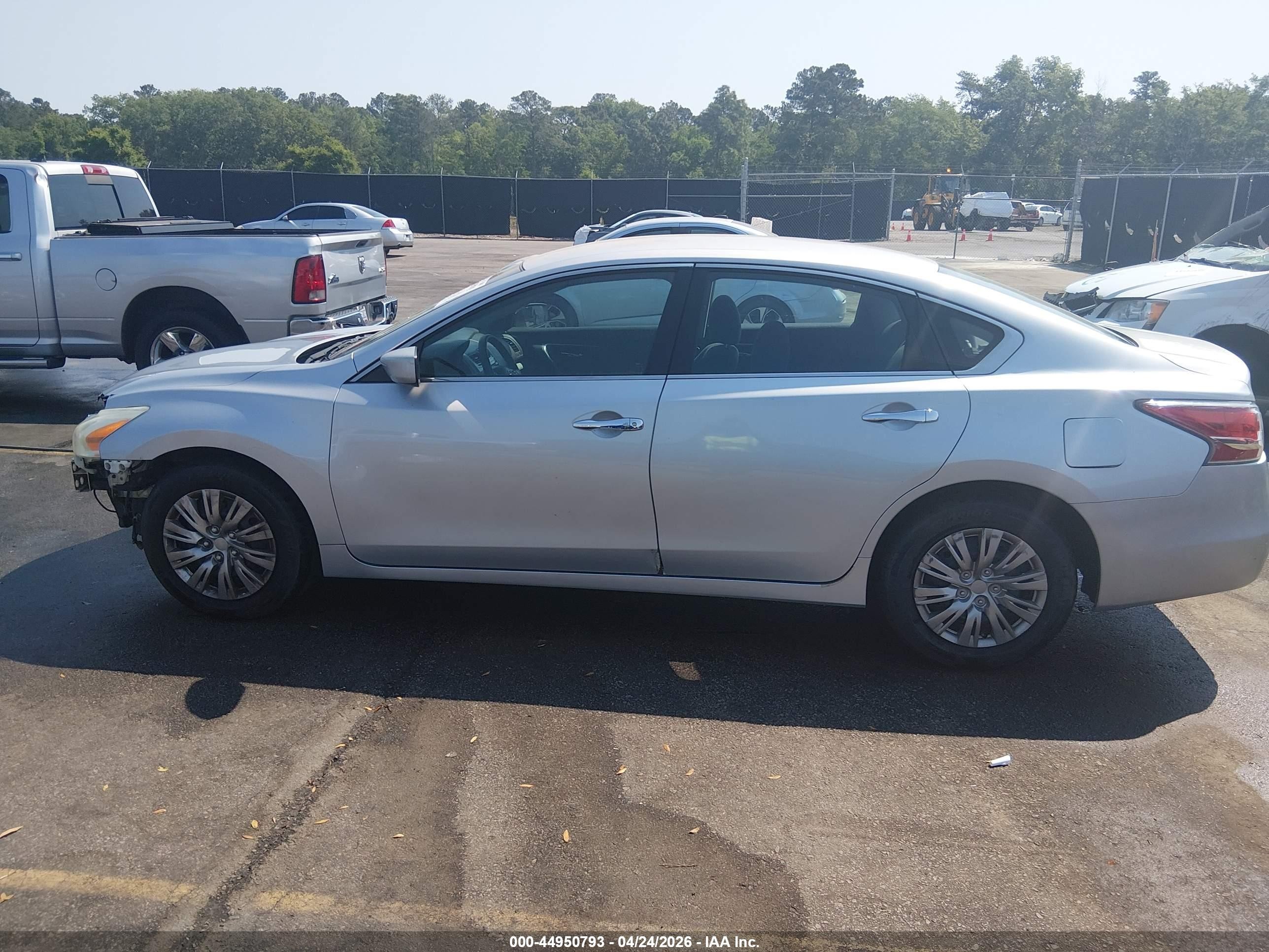 2015 Nissan Altima 2.5/2.5 S/2.5 Sl/2.5 Sv Серебряный vin: 1N4AL3AP0FC439723
