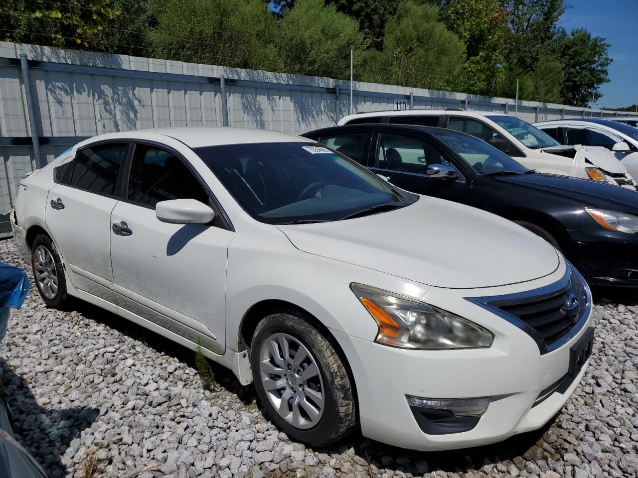 2015 Nissan Altima 2.5 White vin: 1N4AL3AP0FC450480