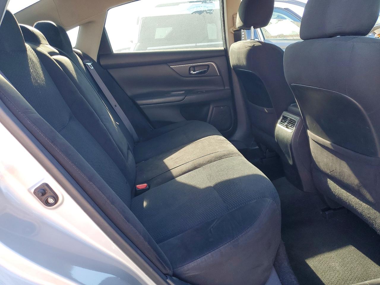 2015 Nissan Altima 2.5 Sv Silver vin: 1N4AL3AP0FC455422