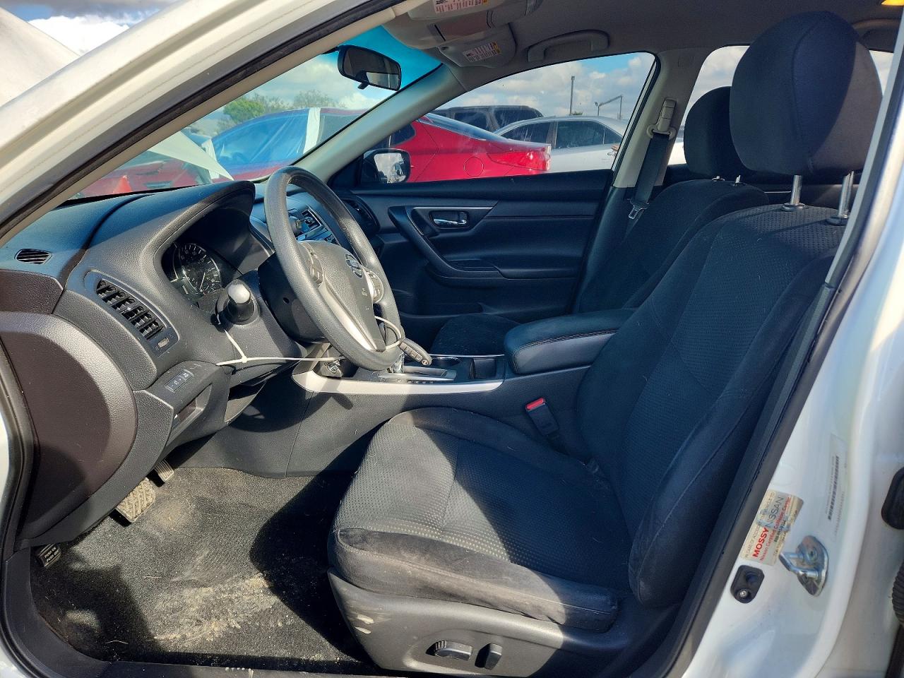 2015 Nissan Altima 2.5 White vin: 1N4AL3AP0FC464881