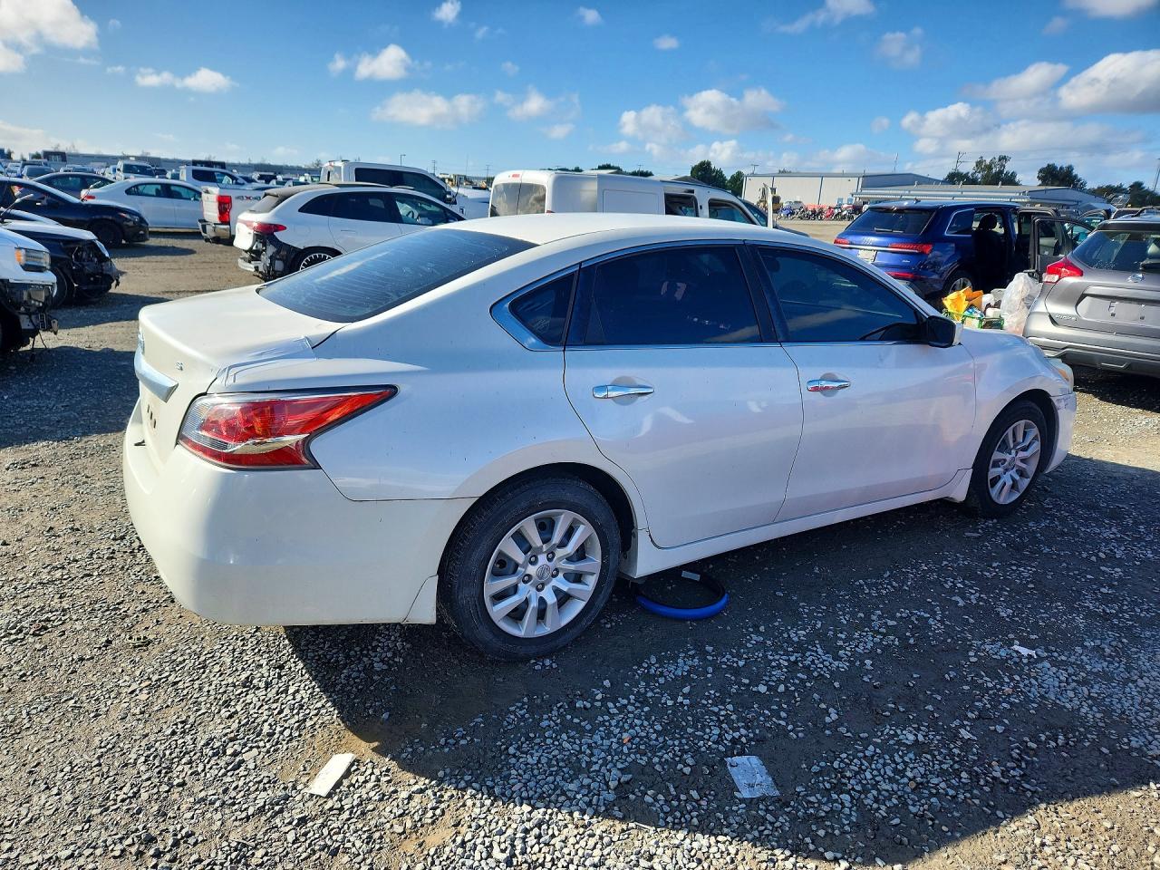 2015 Nissan Altima 2.5 White vin: 1N4AL3AP0FC464881