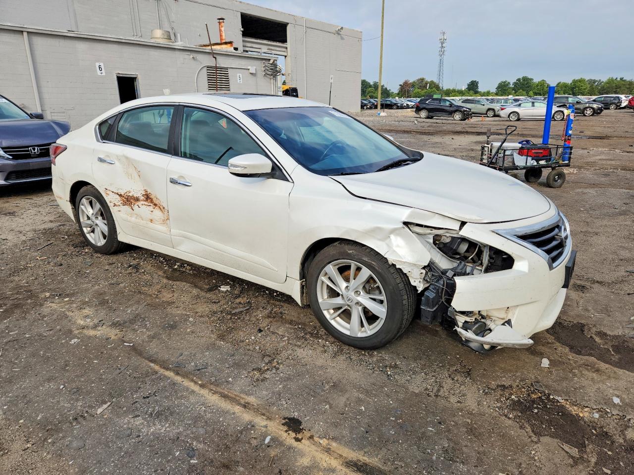 2015 Nissan Altima 2.5 Sv White vin: 1N4AL3AP0FC468106