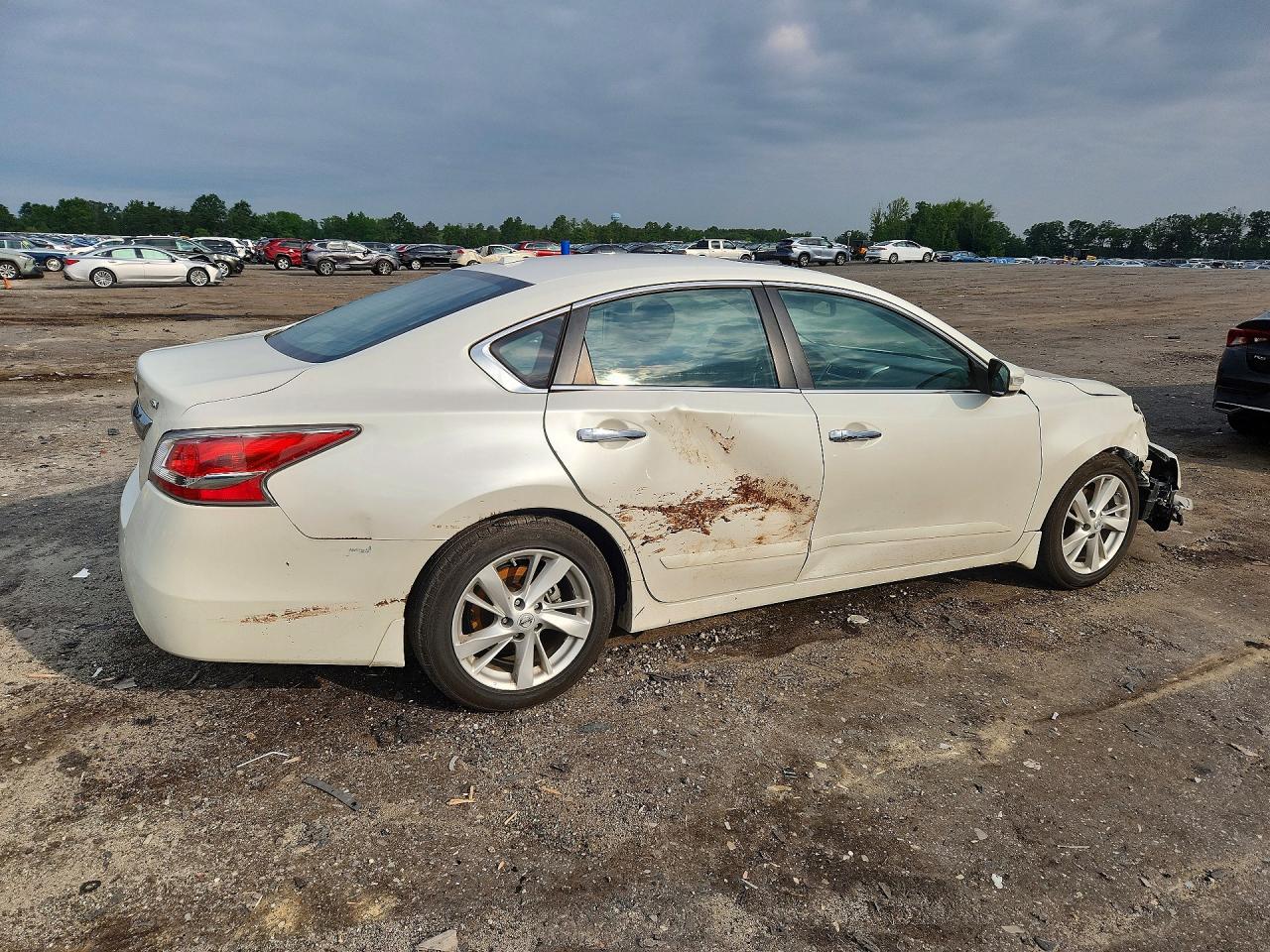 2015 Nissan Altima 2.5 Sv White vin: 1N4AL3AP0FC468106