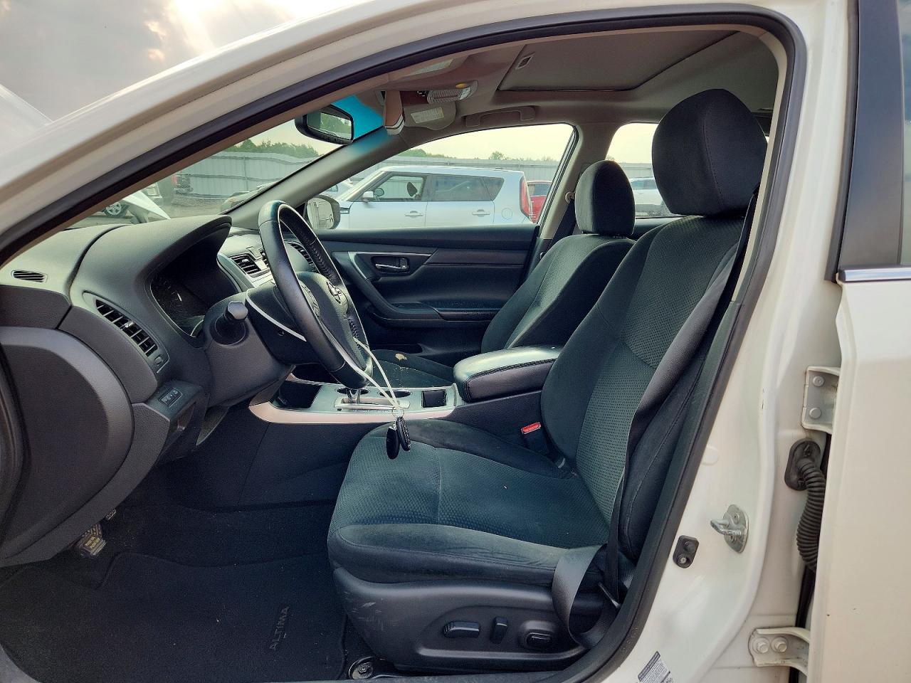 2015 Nissan Altima 2.5 Sv White vin: 1N4AL3AP0FC468106