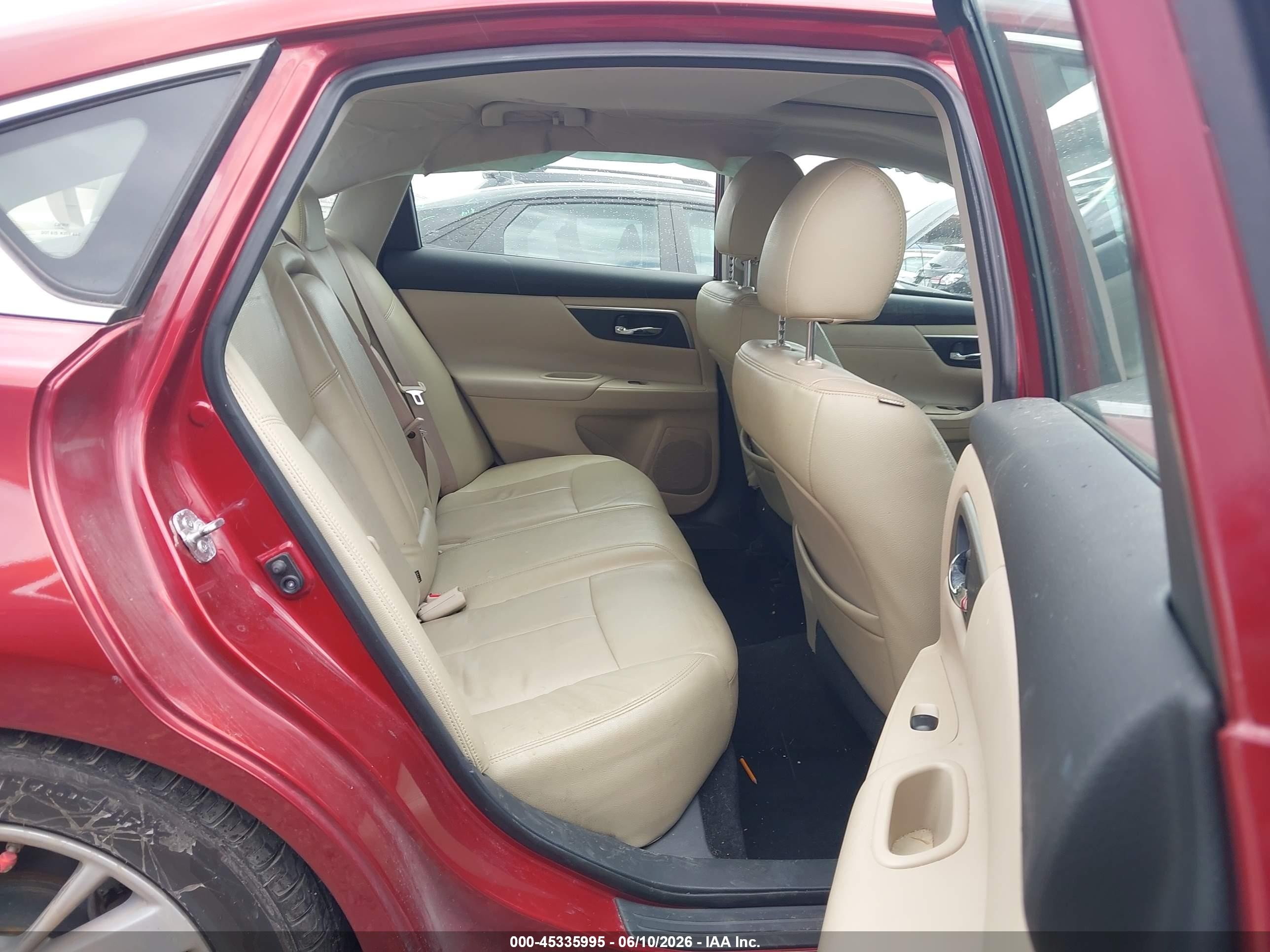 2015 Nissan Altima 2.5 Sv Red vin: 1N4AL3AP0FC470230