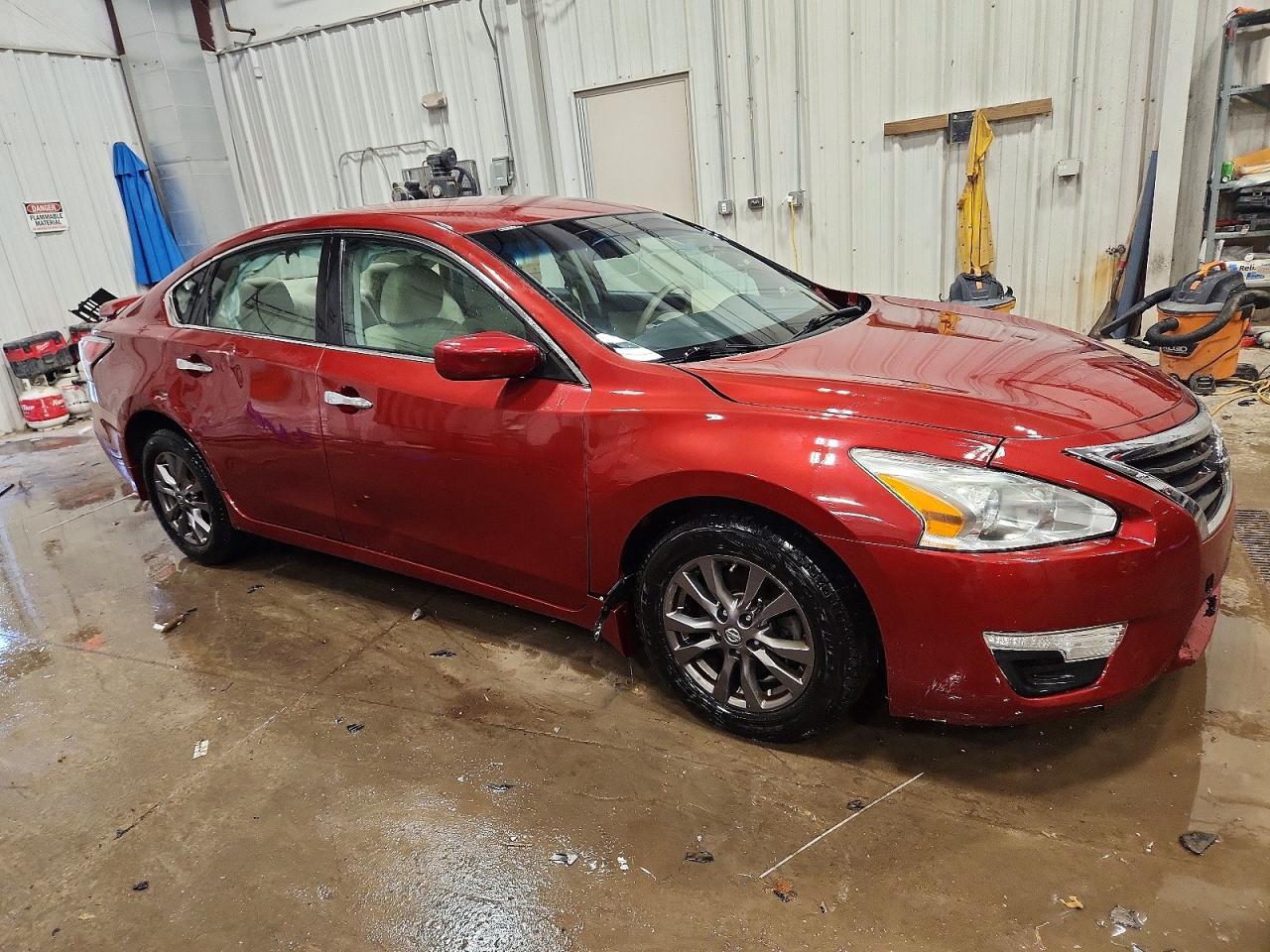 2015 Nissan Altima 2.5 S Красный vin: 1N4AL3AP0FC497928