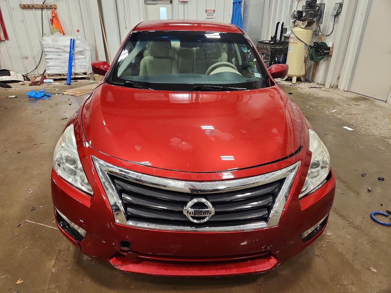 2015 Nissan Altima 2.5 S Красный vin: 1N4AL3AP0FC497928