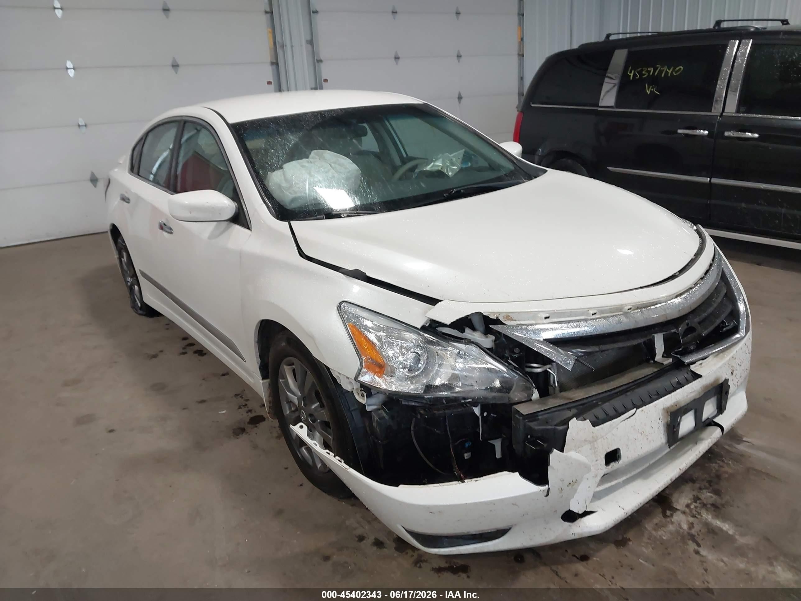 2015 Nissan Altima 2.5 S White vin: 1N4AL3AP0FC568254