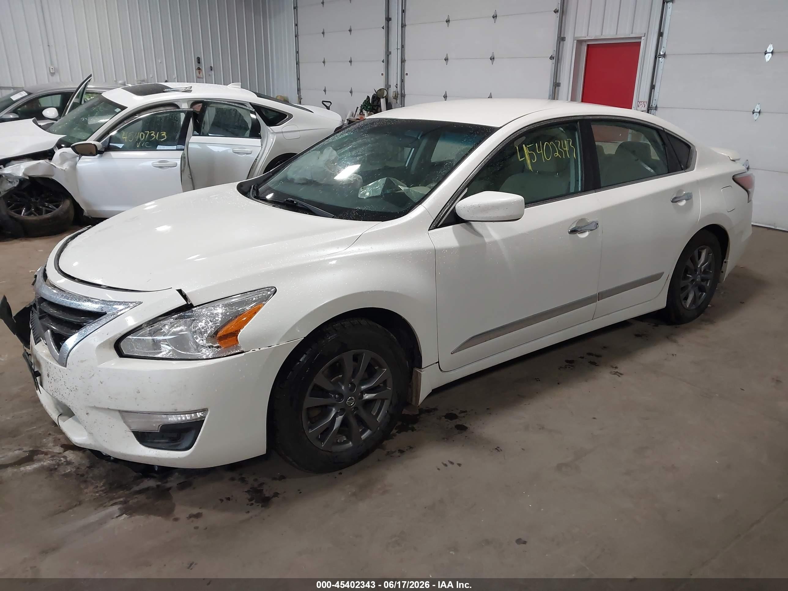 2015 Nissan Altima 2.5 S White vin: 1N4AL3AP0FC568254