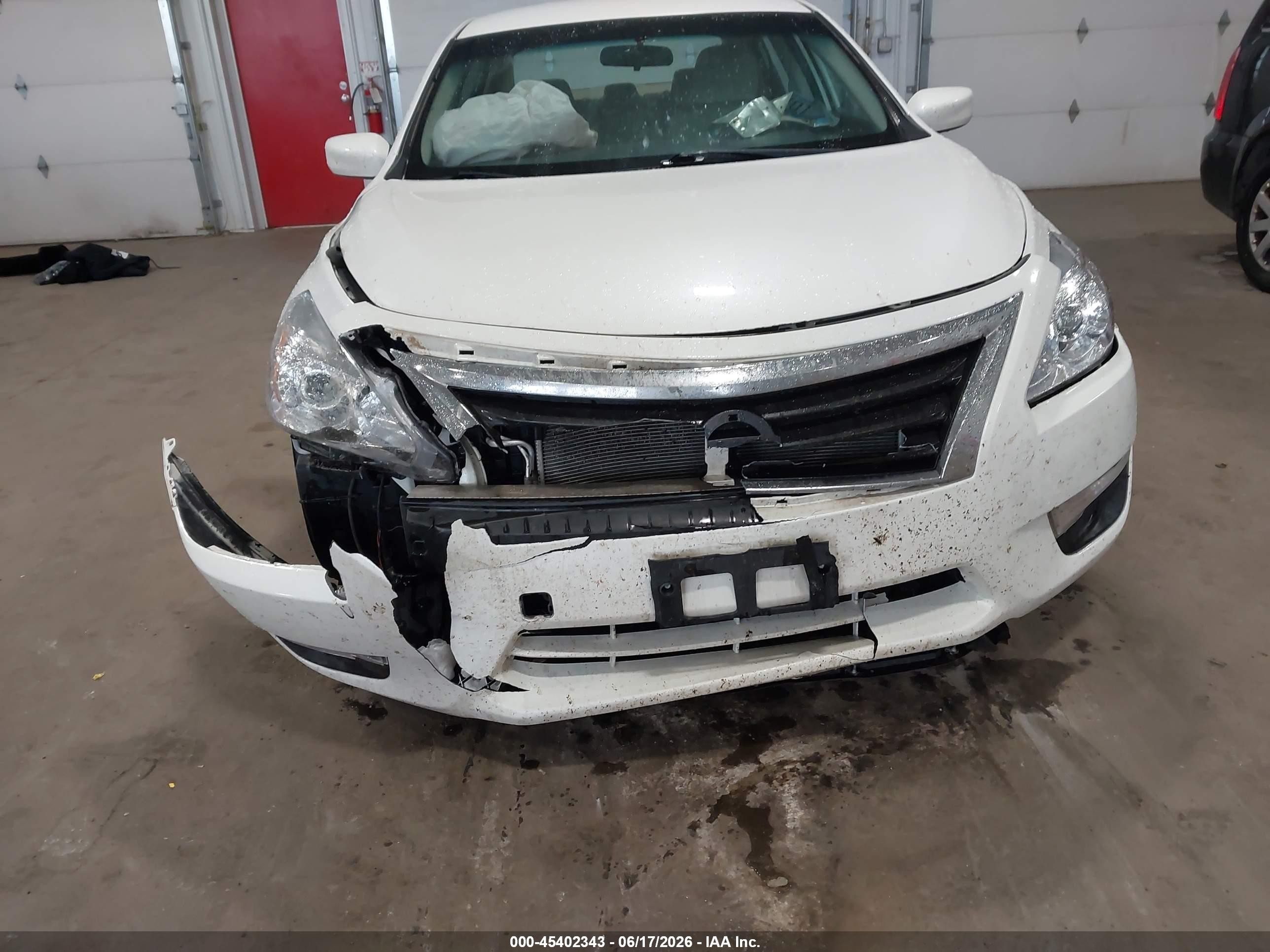 2015 Nissan Altima 2.5 S White vin: 1N4AL3AP0FC568254