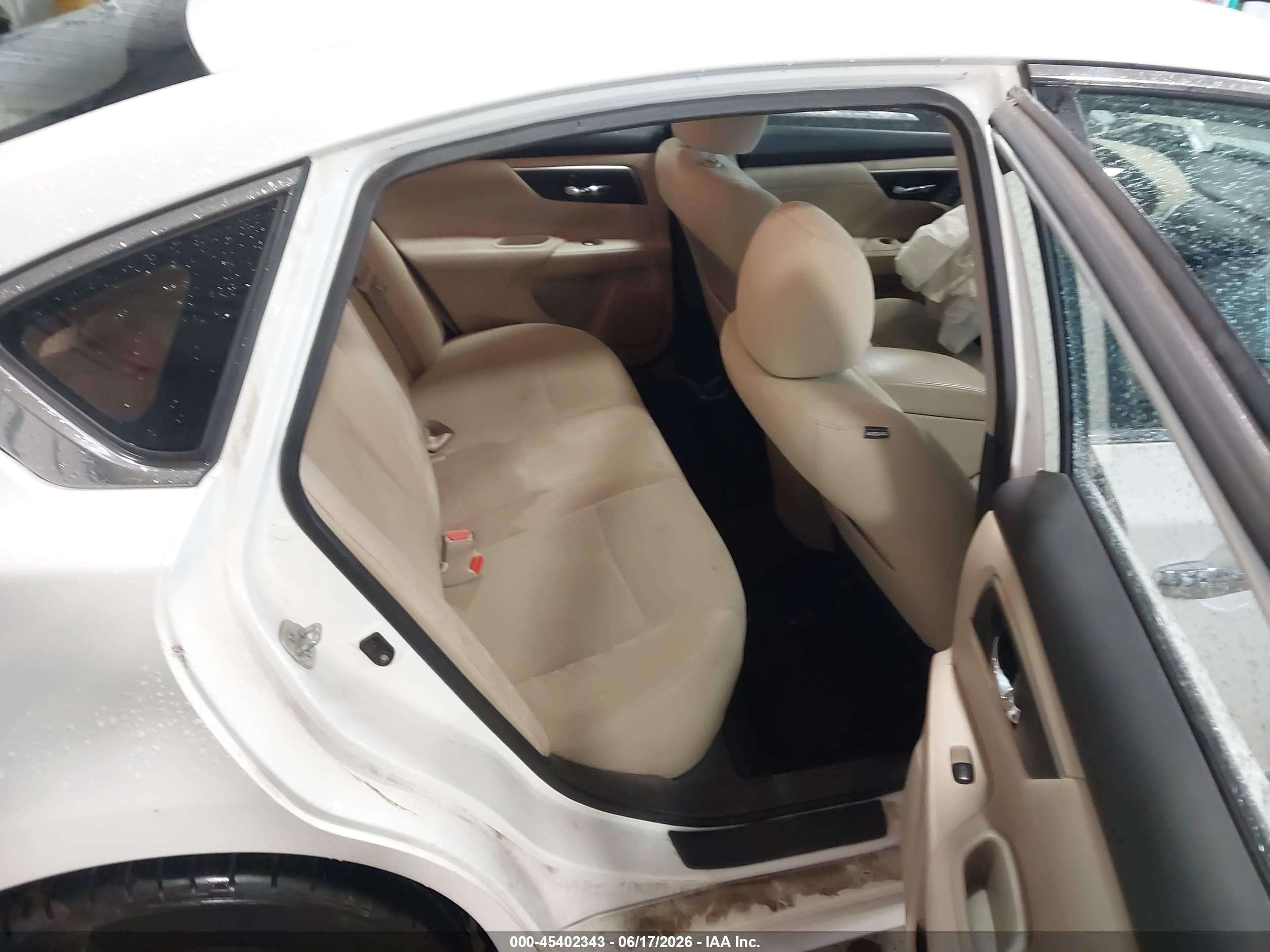 2015 Nissan Altima 2.5 S White vin: 1N4AL3AP0FC568254