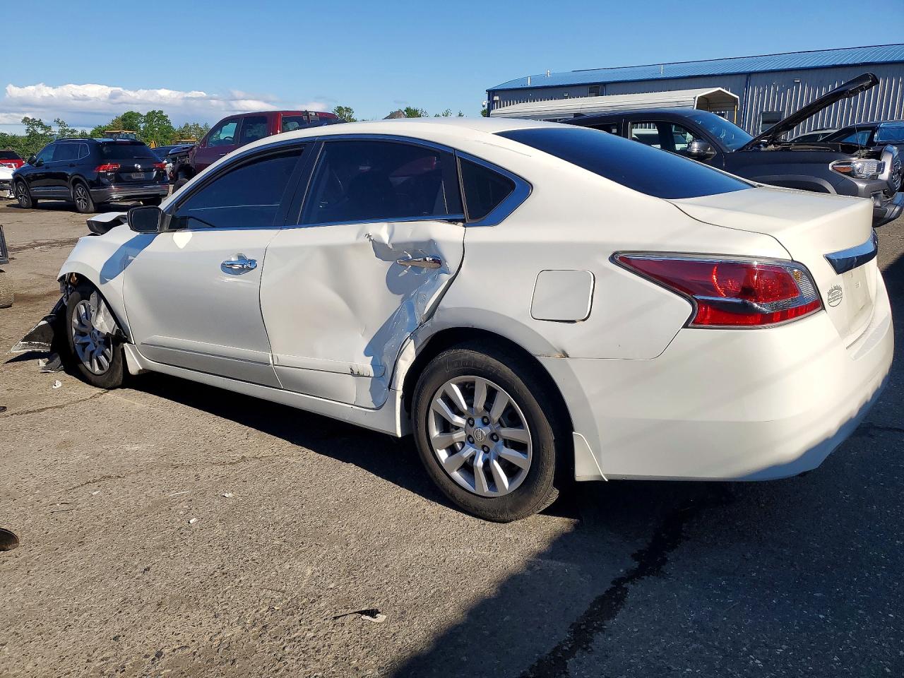 2015 Nissan Altima 2.5 S White vin: 1N4AL3AP0FC574300