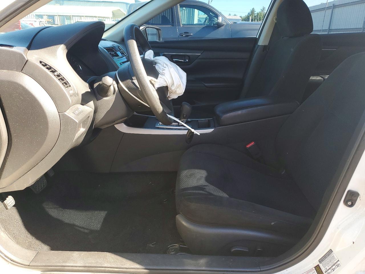 2015 Nissan Altima 2.5 S White vin: 1N4AL3AP0FC574300
