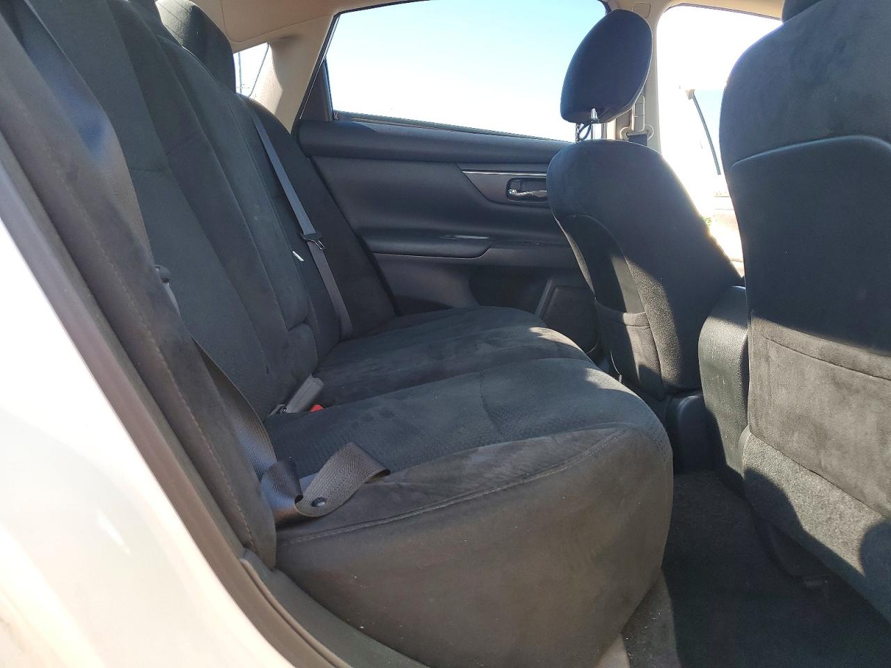 2015 Nissan Altima 2.5 S White vin: 1N4AL3AP0FC574300