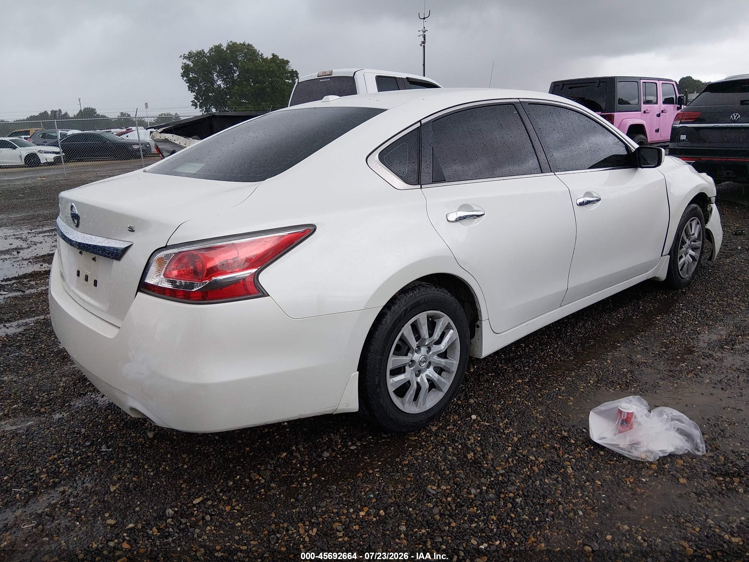 2015 Nissan Altima 2.5 S White vin: 1N4AL3AP0FN305606