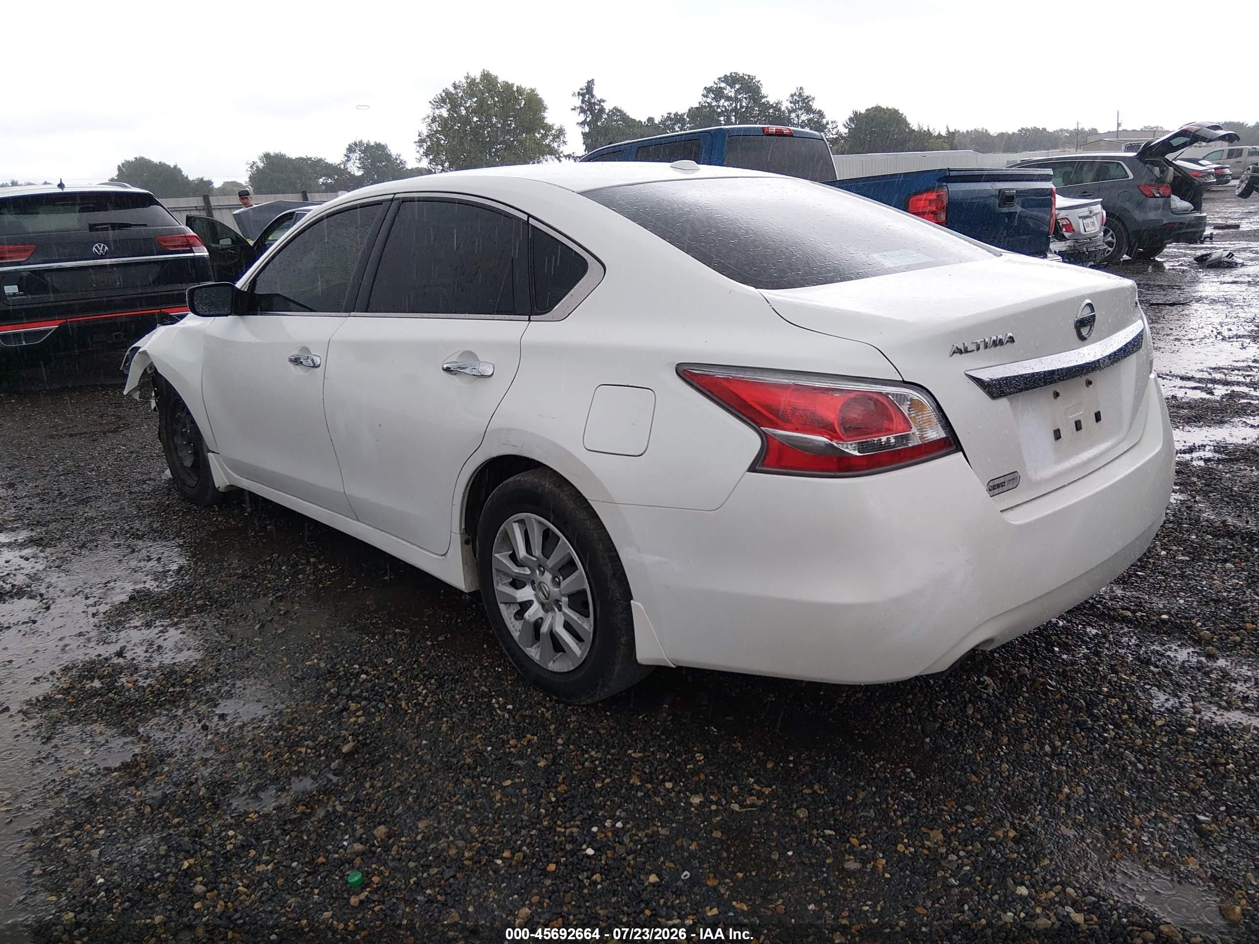 2015 Nissan Altima 2.5 S White vin: 1N4AL3AP0FN305606