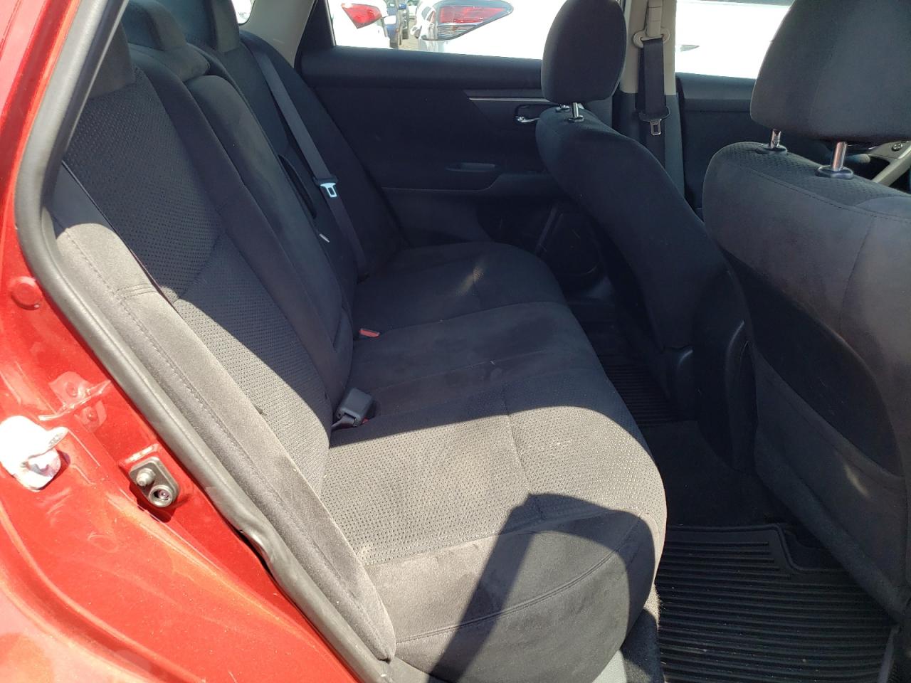 2015 Nissan Altima 2.5 Красный vin: 1N4AL3AP0FN318985