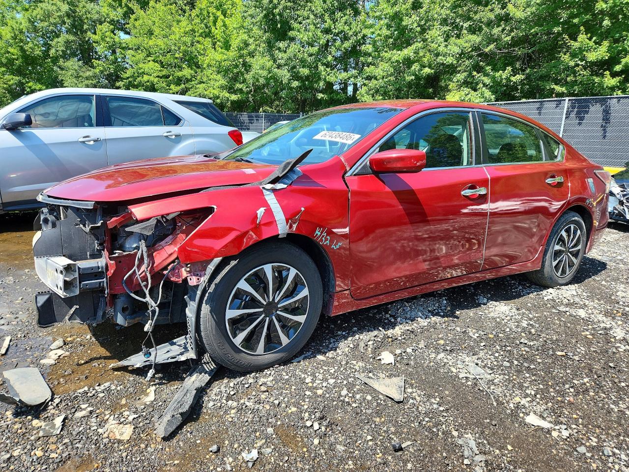 2015 Nissan Altima 2.5 S Красный vin: 1N4AL3AP0FN318985