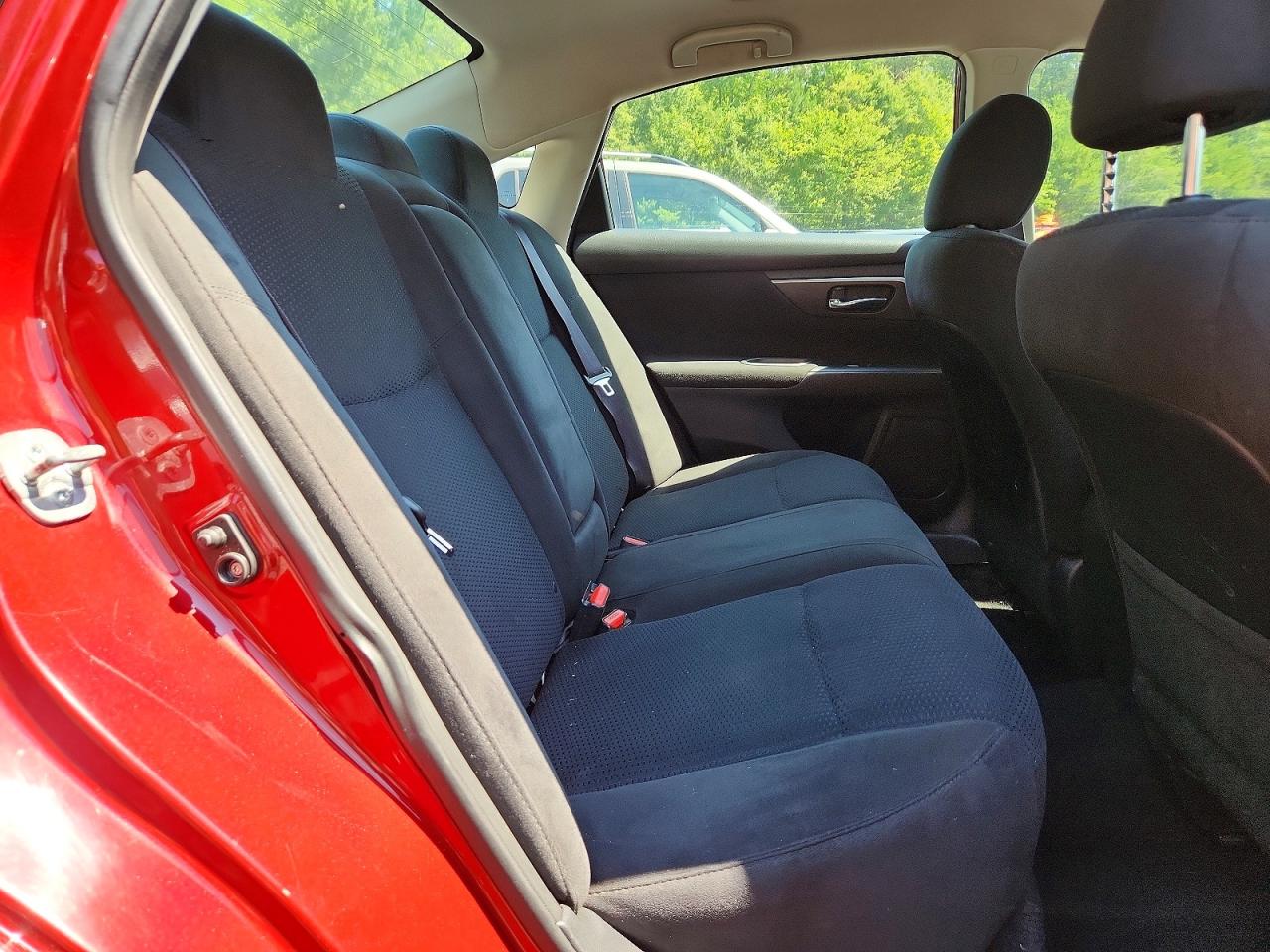 2015 Nissan Altima 2.5 S Красный vin: 1N4AL3AP0FN318985