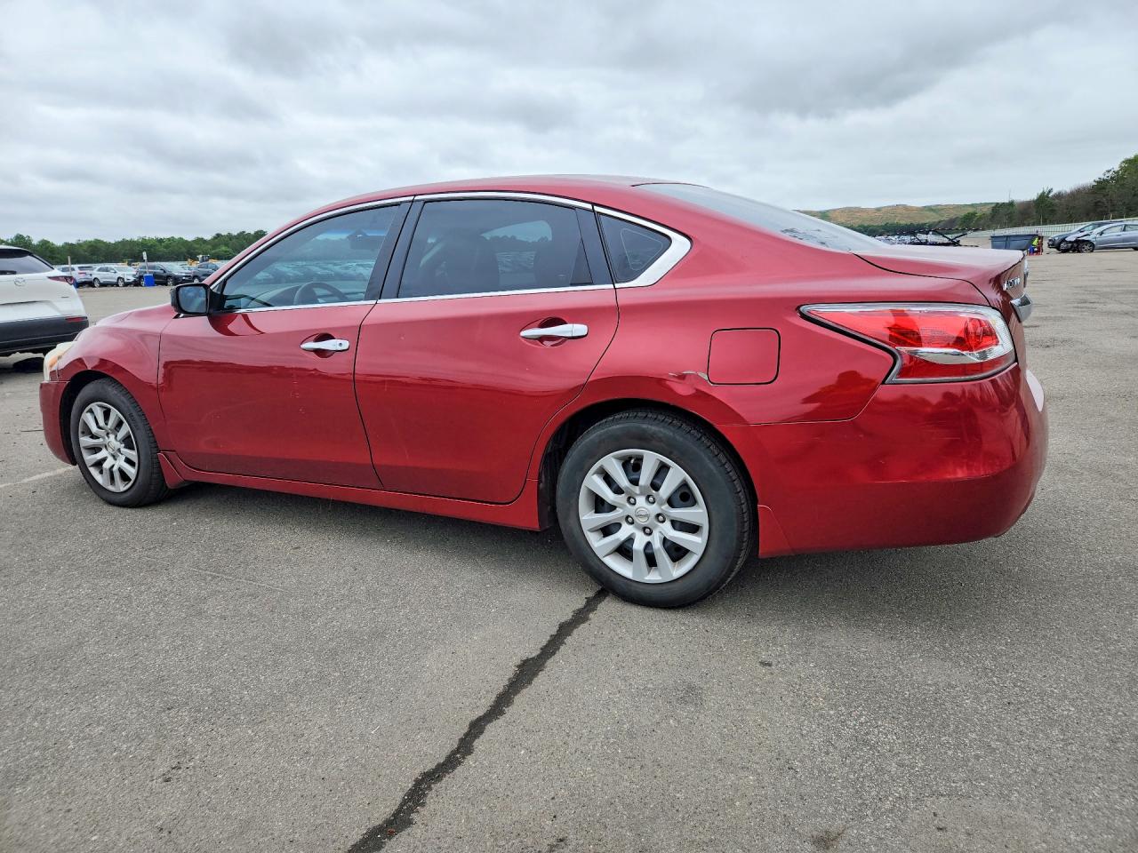 2015 Nissan Altima 2.5 S Red vin: 1N4AL3AP0FN330439