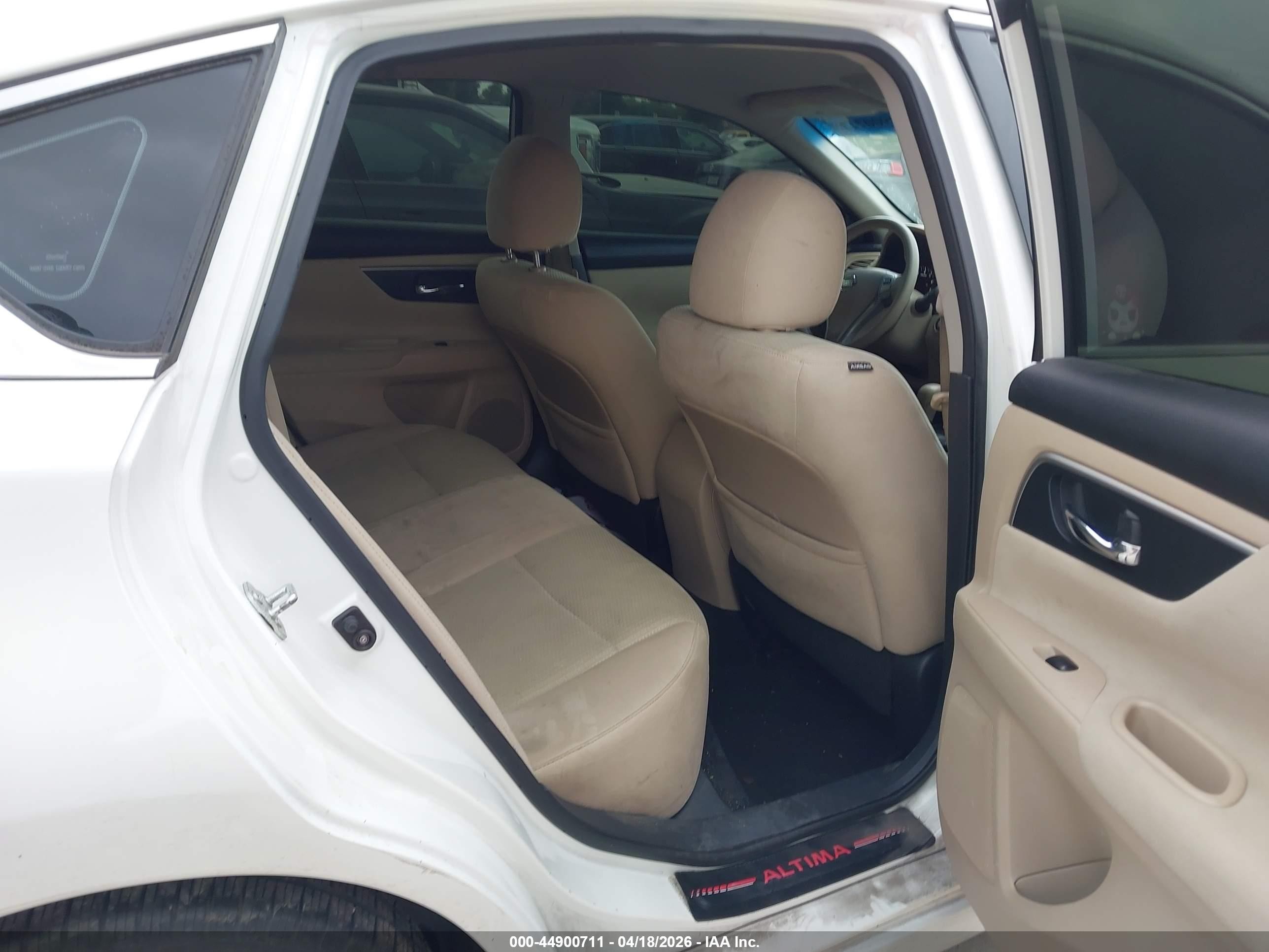 2015 Nissan Altima 2.5 S White vin: 1N4AL3AP0FN330666