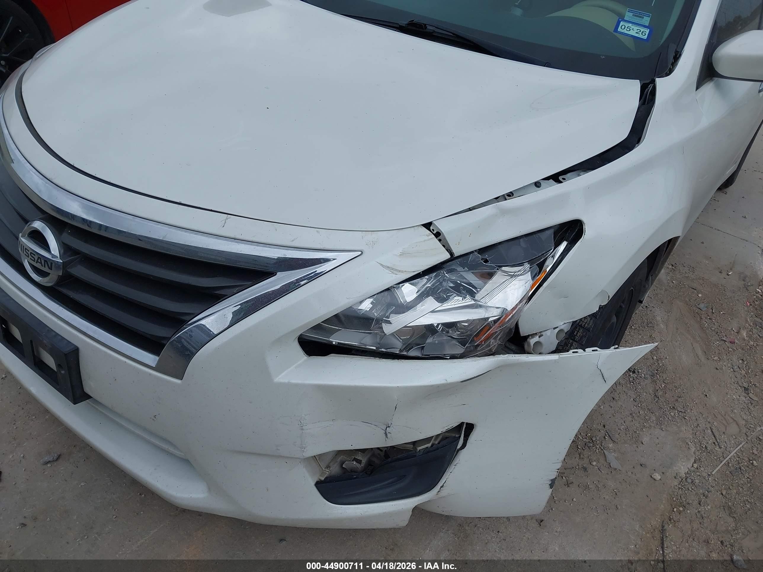 2015 Nissan Altima 2.5 S White vin: 1N4AL3AP0FN330666
