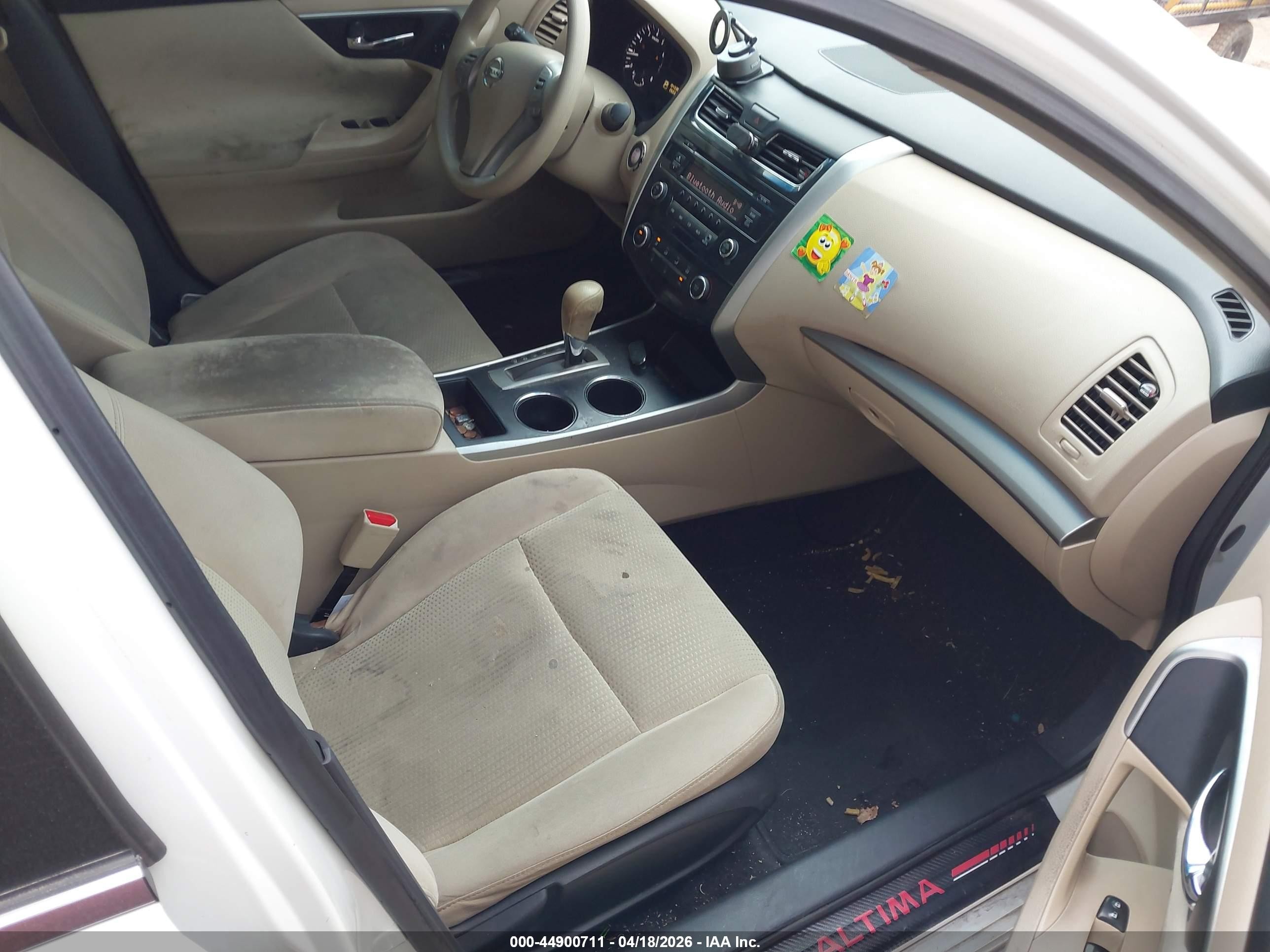 2015 Nissan Altima 2.5 S White vin: 1N4AL3AP0FN330666