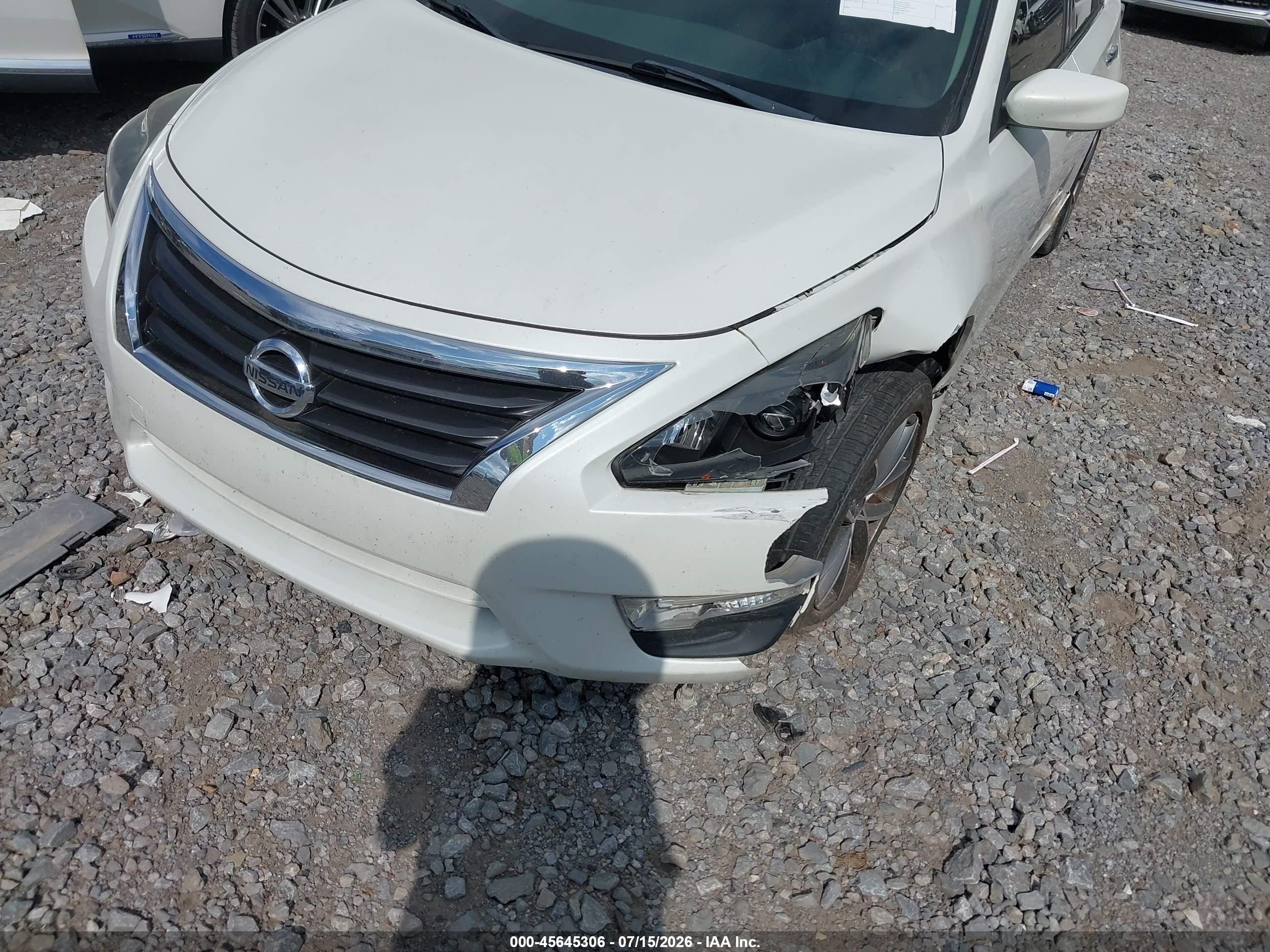 2015 Nissan Altima 2.5/2.5 S/2.5 Sl/2.5 Sv White vin: 1N4AL3AP0FN333681