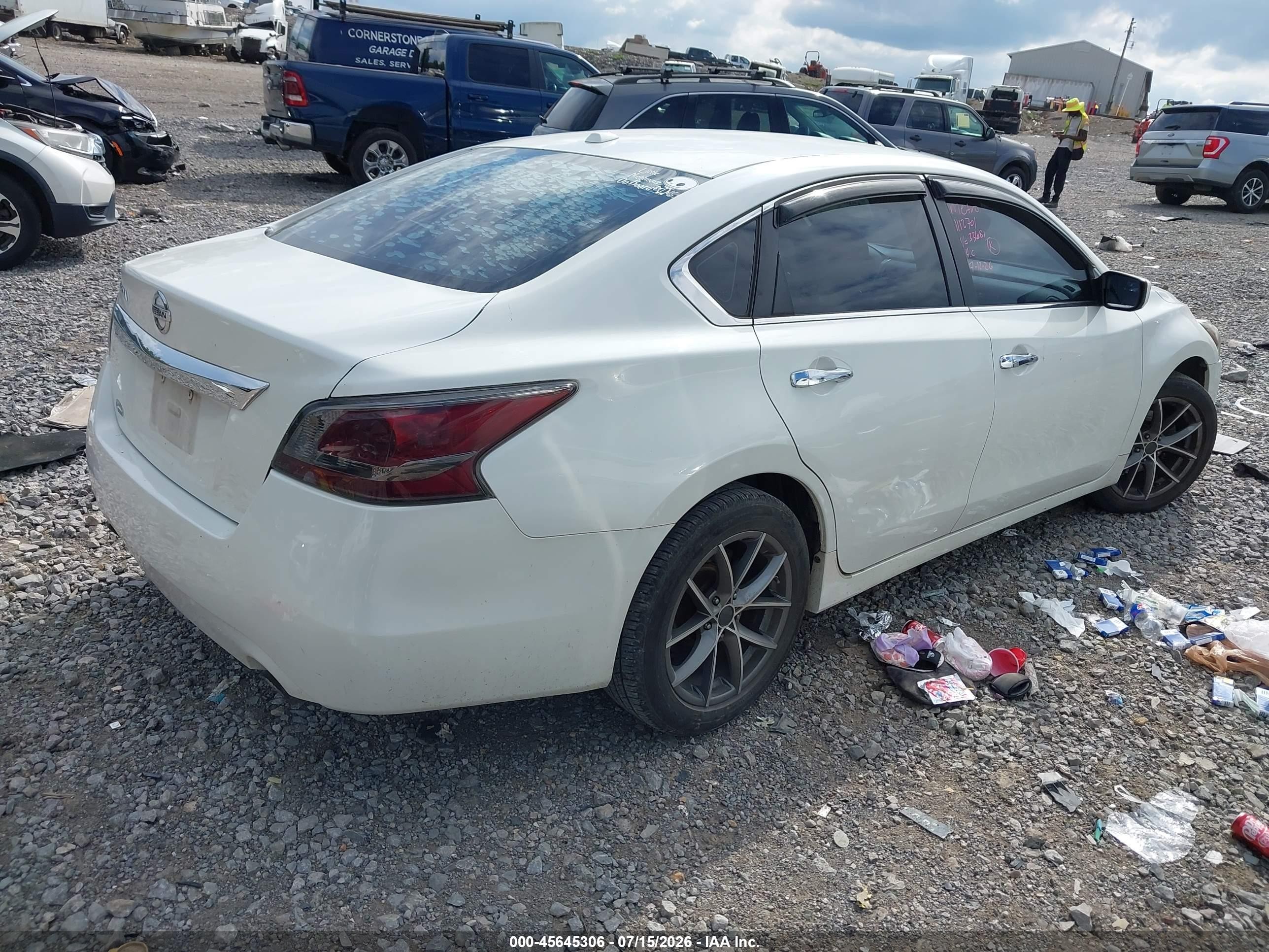 2015 Nissan Altima 2.5/2.5 S/2.5 Sl/2.5 Sv White vin: 1N4AL3AP0FN333681