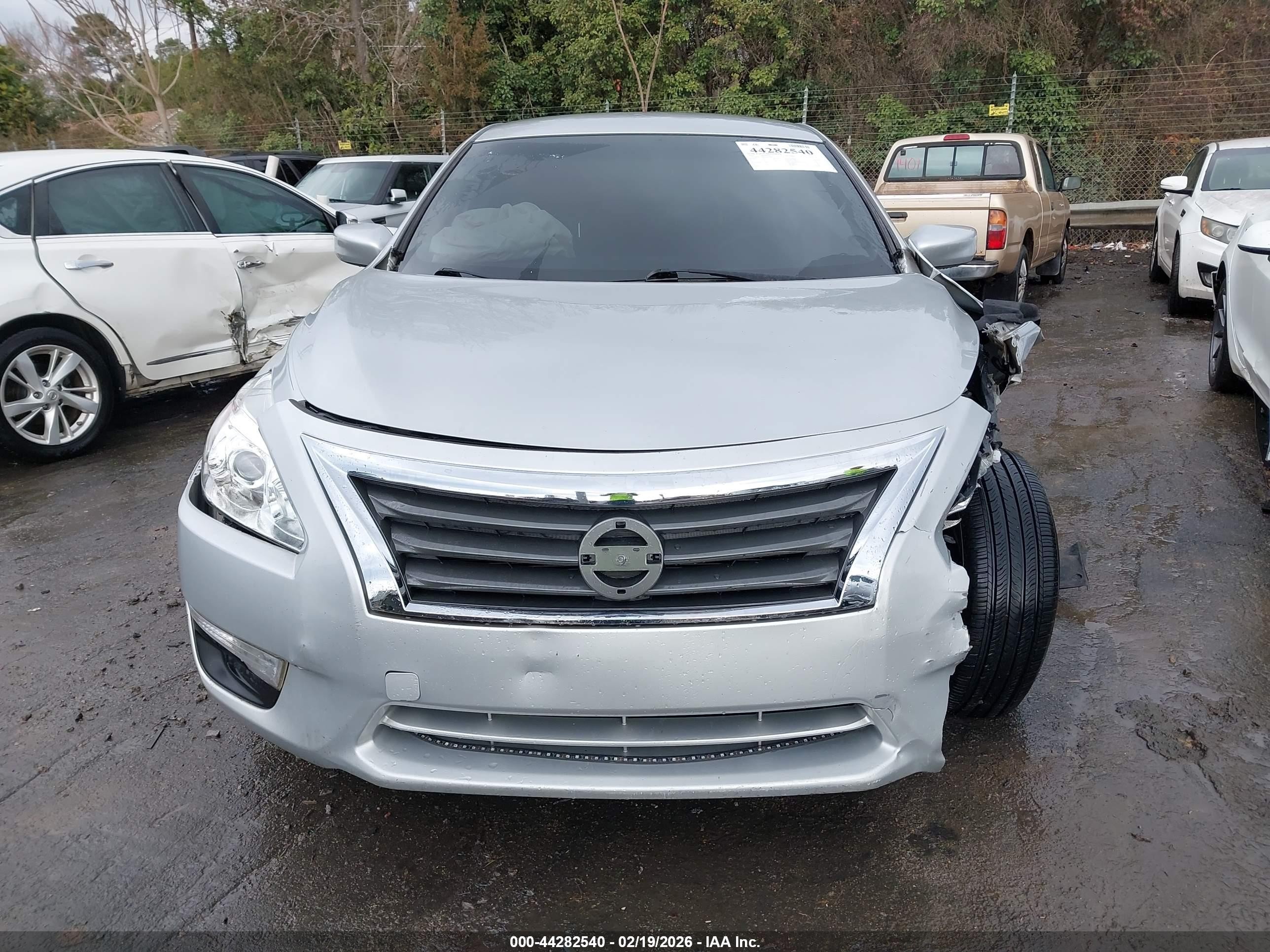 2015 Nissan Altima 2.5 S Silver vin: 1N4AL3AP0FN365658