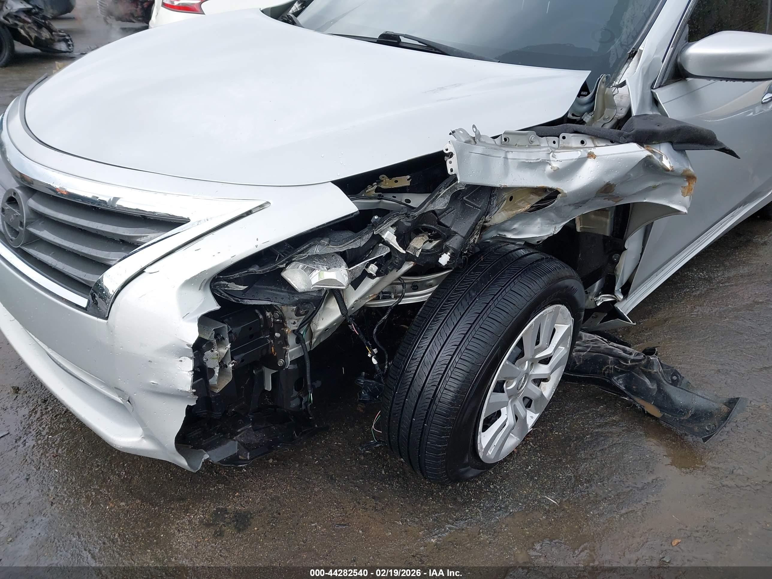 2015 Nissan Altima 2.5 S Silver vin: 1N4AL3AP0FN365658