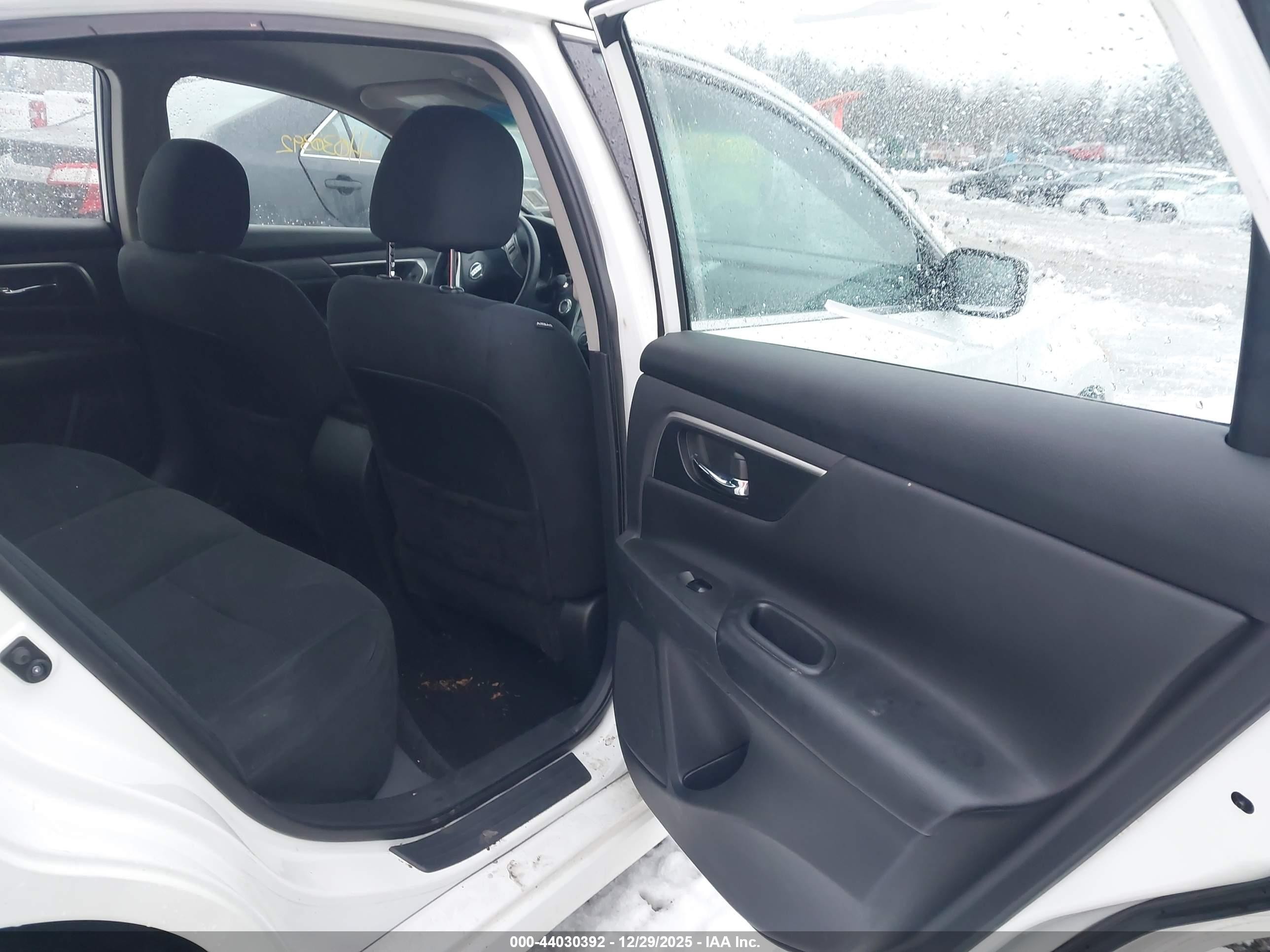 2015 Nissan Altima 2.5/2.5 S/2.5 Sl/2.5 Sv Белый vin: 1N4AL3AP0FN385831