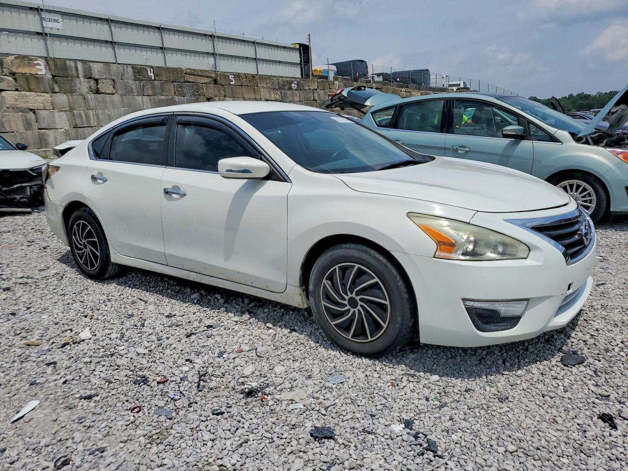 2015 Nissan Altima 2.5 S Белый vin: 1N4AL3AP0FN387658