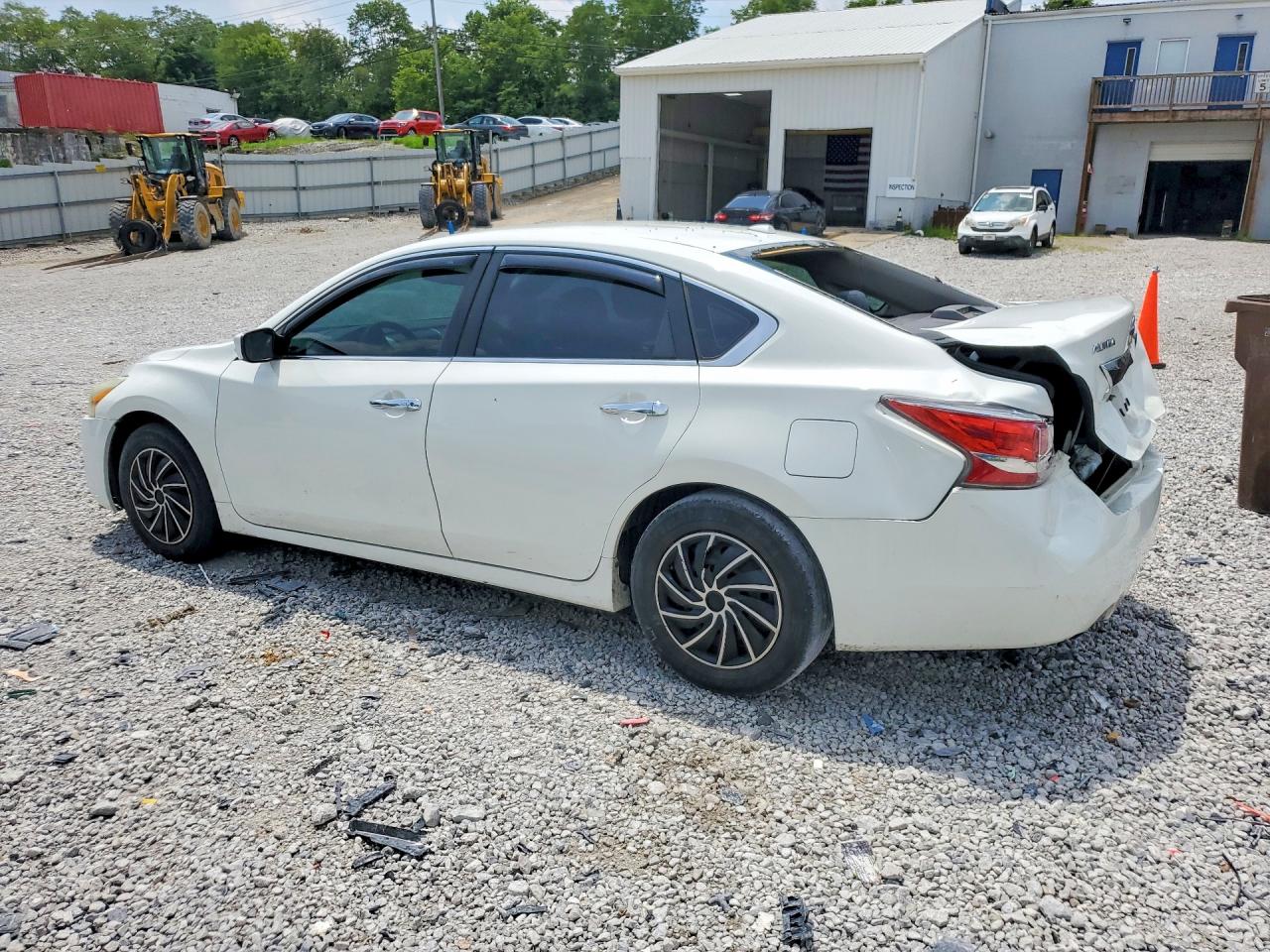 2015 Nissan Altima 2.5 S Белый vin: 1N4AL3AP0FN387658